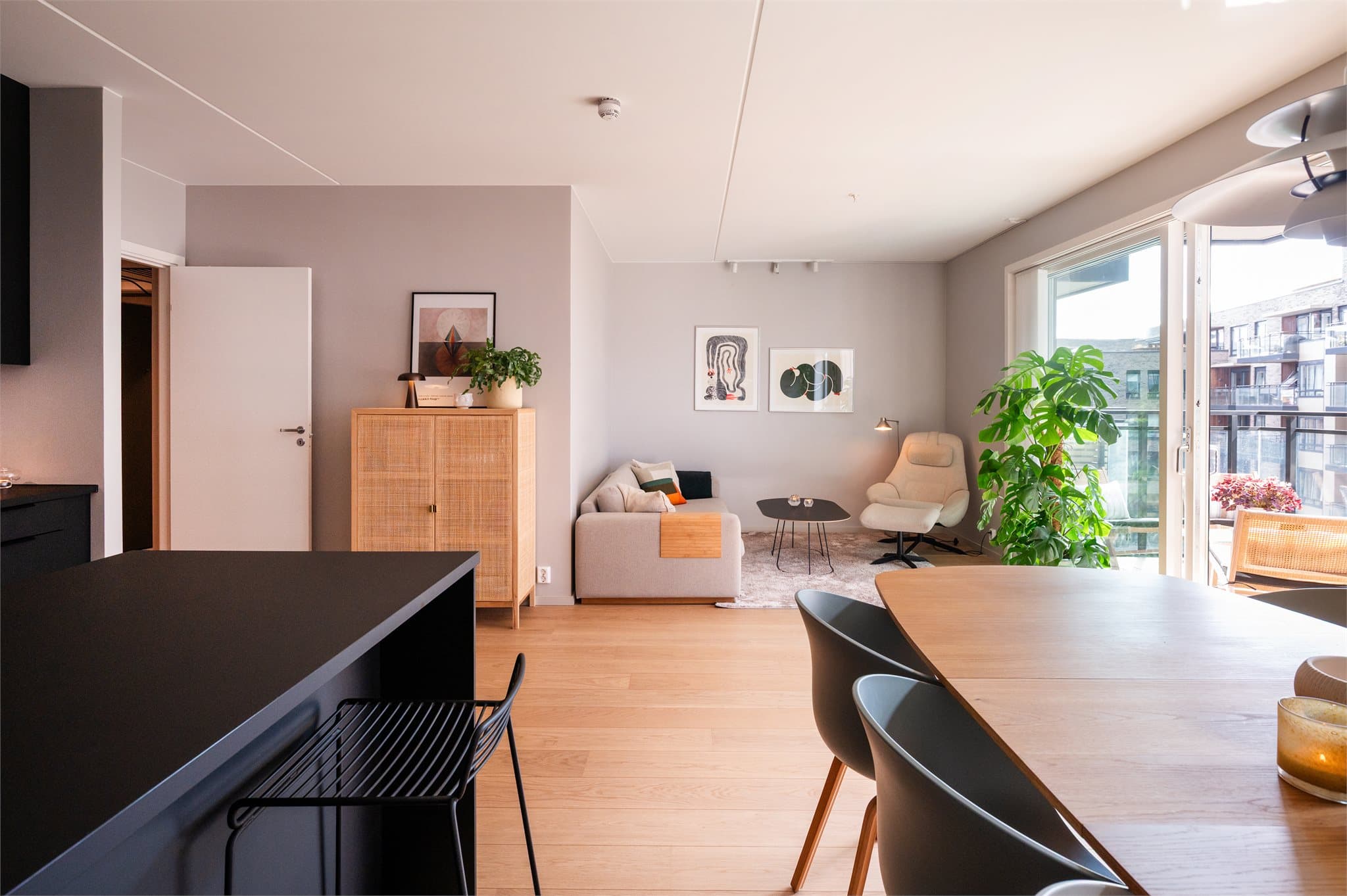 Leiligheten holder en god standard og fremstår som vedlikeholdt.