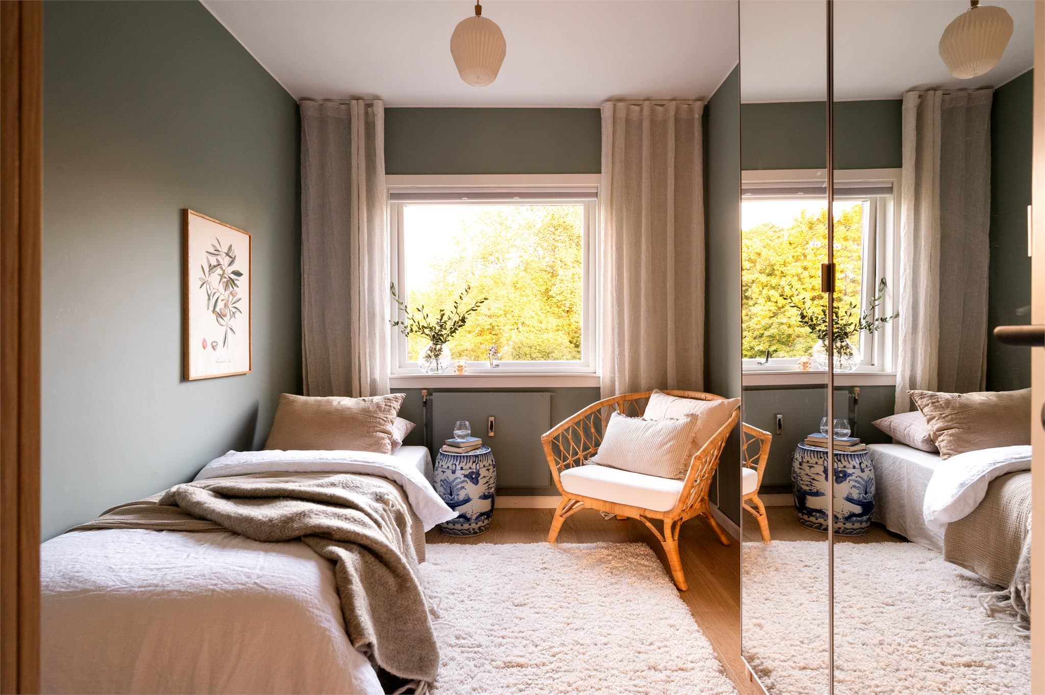 Det andre soverommet holder god størrelse og gir fleksible møbleringsmuligheter.