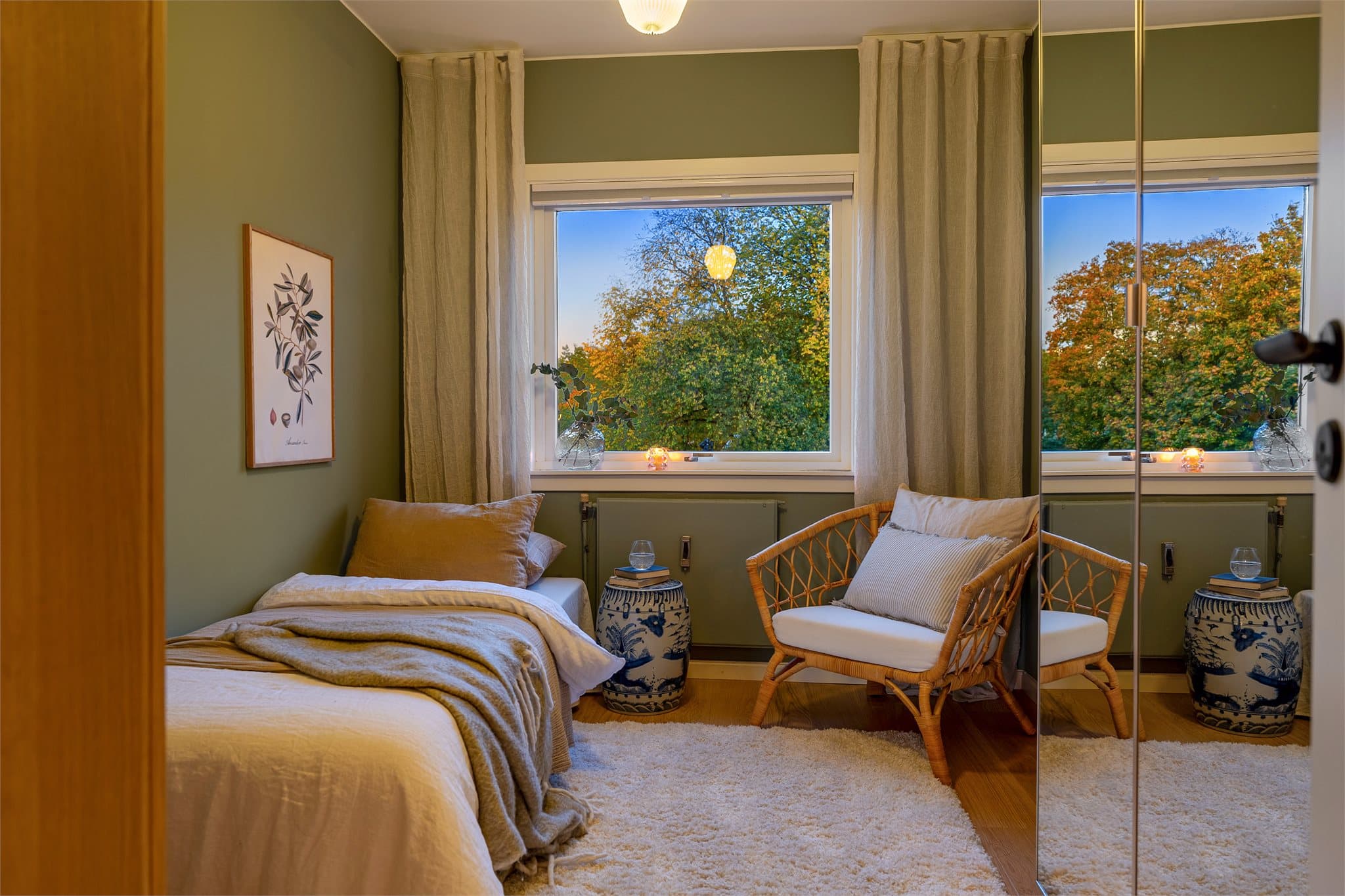 Lun og hyggelig stemning på kveldstid.