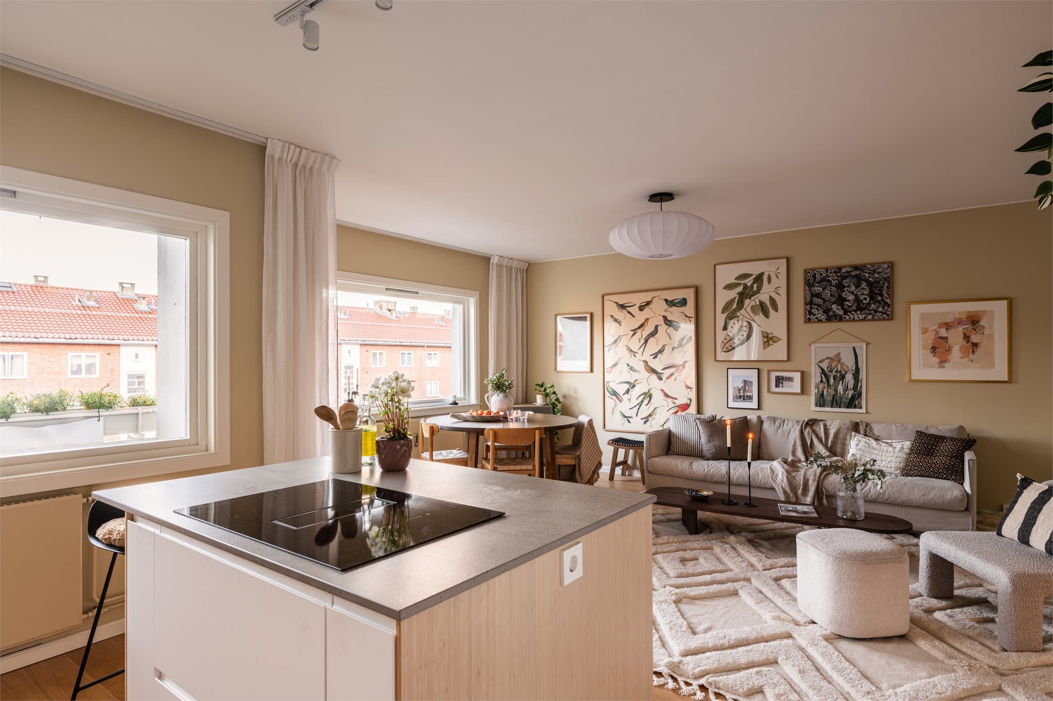 Den åpne løsningen er ideell for sosiale sammenkomster.