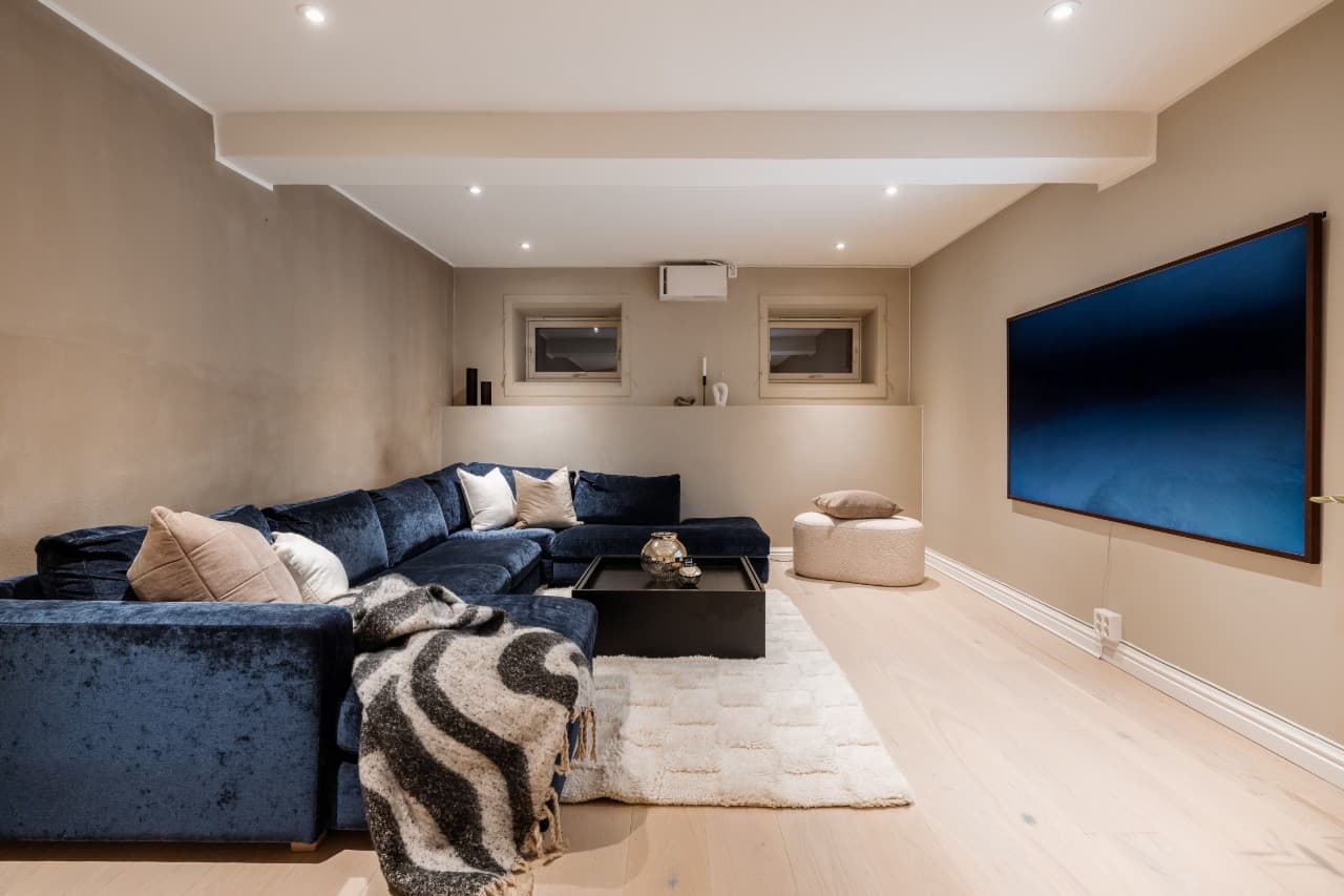 Rom som brukes som kjellerstue.