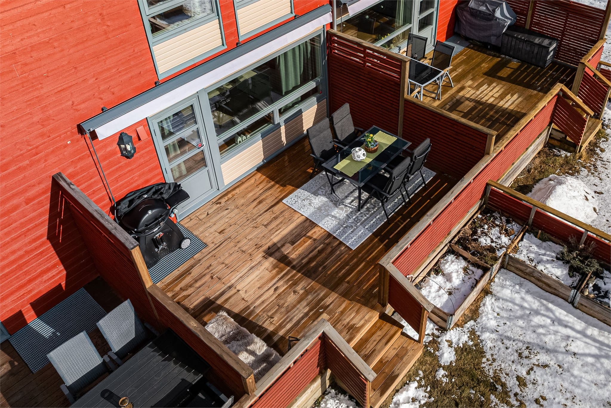 Rekkehuset ligger i et etablert og familievennlig boligområde.