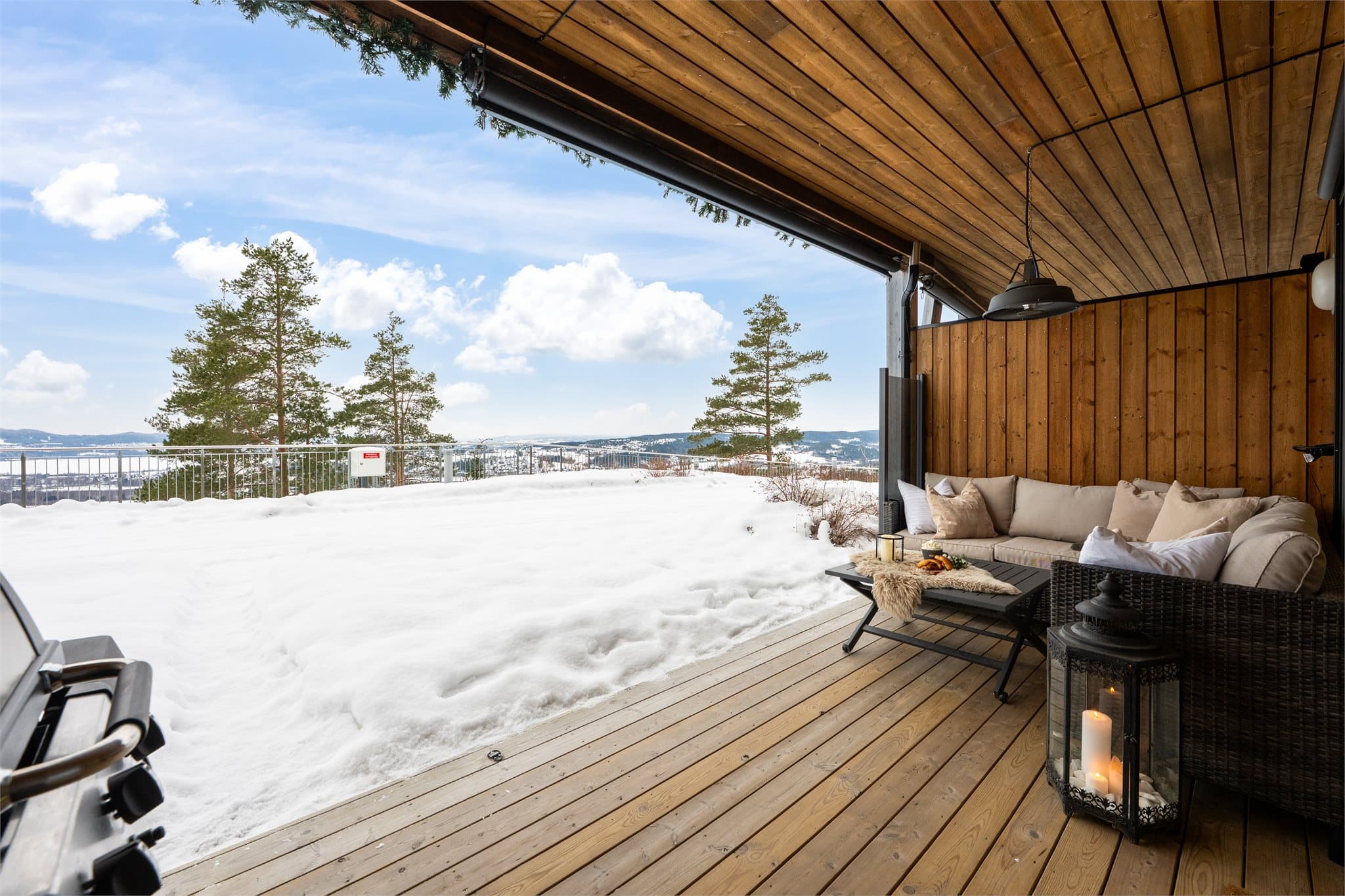 Terrassen er på ca. 12 kvm.