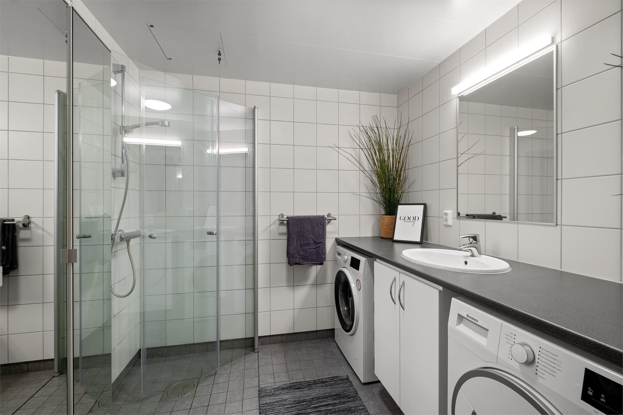 Flislagt baderom med gulvvarme.