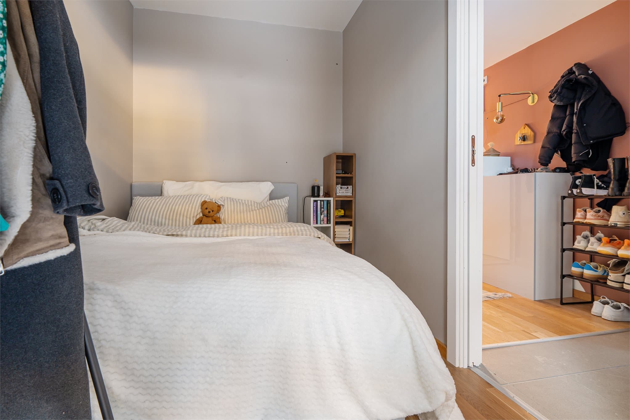 Soverom 2 passer godt som barnerom, gjesterom eller kontor.