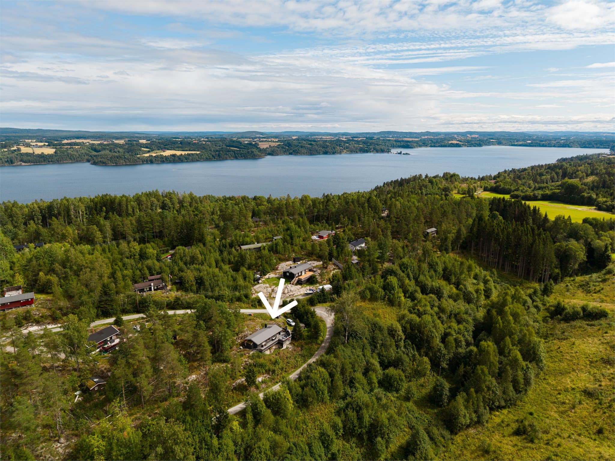 Idyllisk fritidseiendom som ligger rolig og tilbaketrukket i naturskjønne omgivelser - kun 45 min fra Oslo!