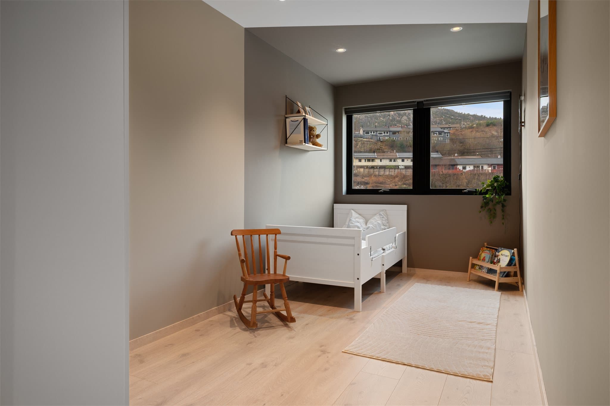 - Soverom 2 måler 9,5 m² -