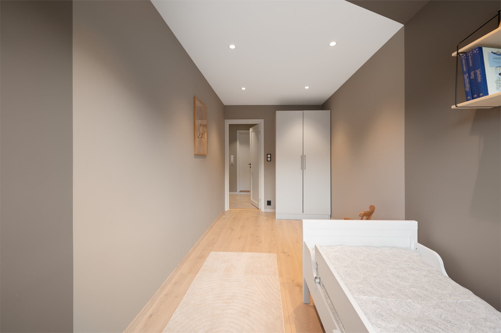 - Malt i en lun farge på vegger som innbyr til en god natts søvn -