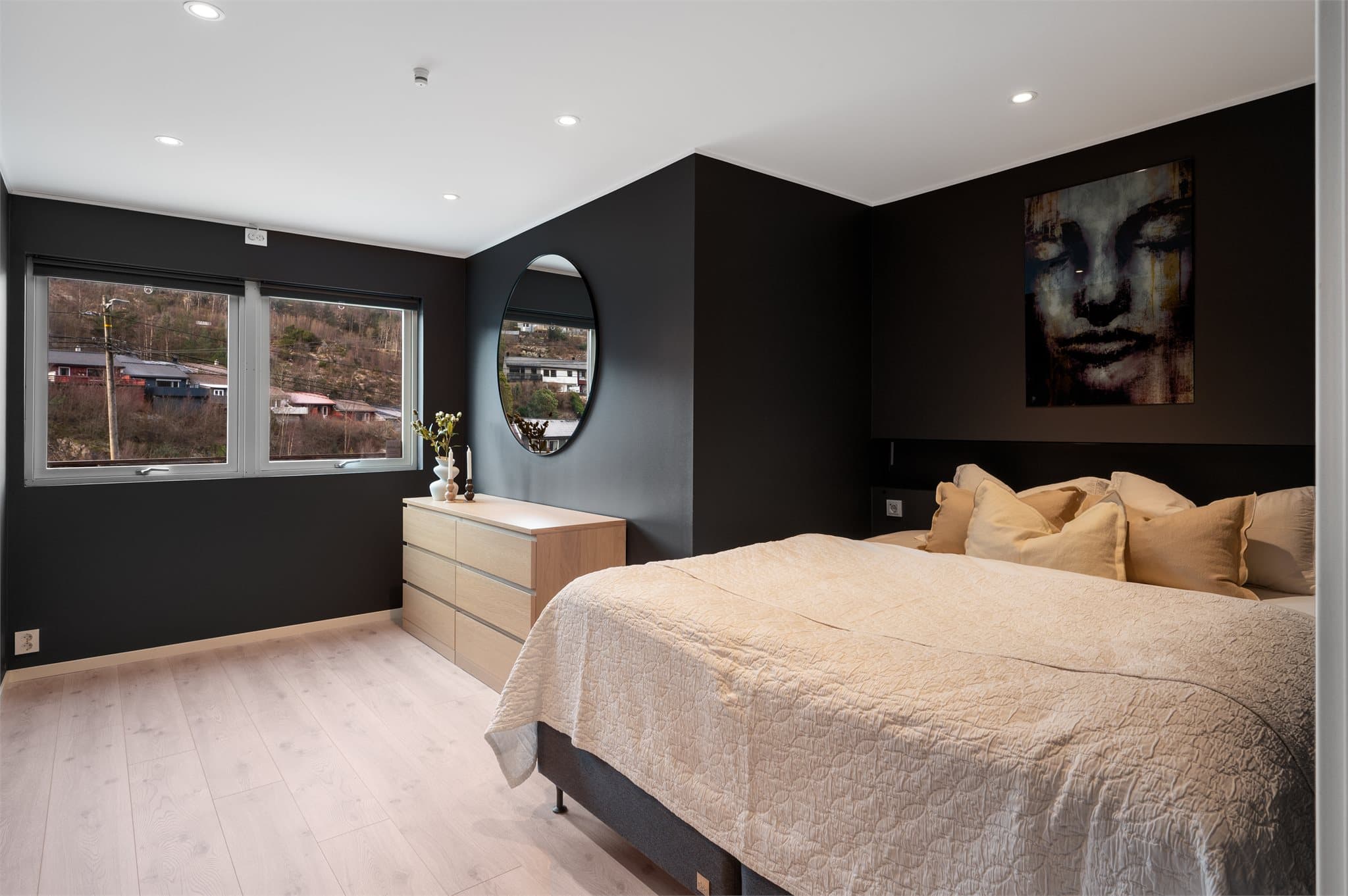 - Hovedsoverommet måler 12,7m² -