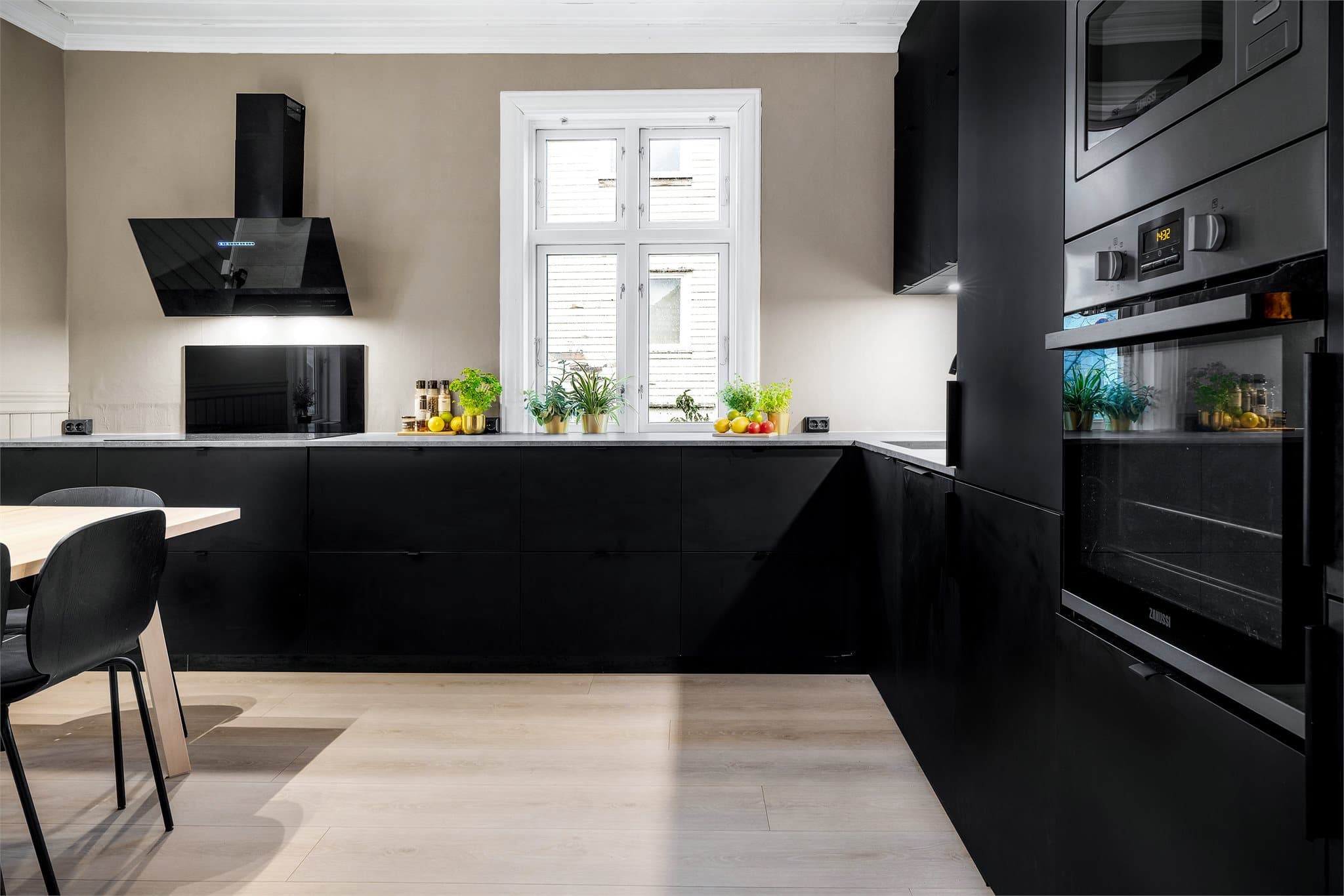 - Kvalitetskjøkken med påkostede løsninger -