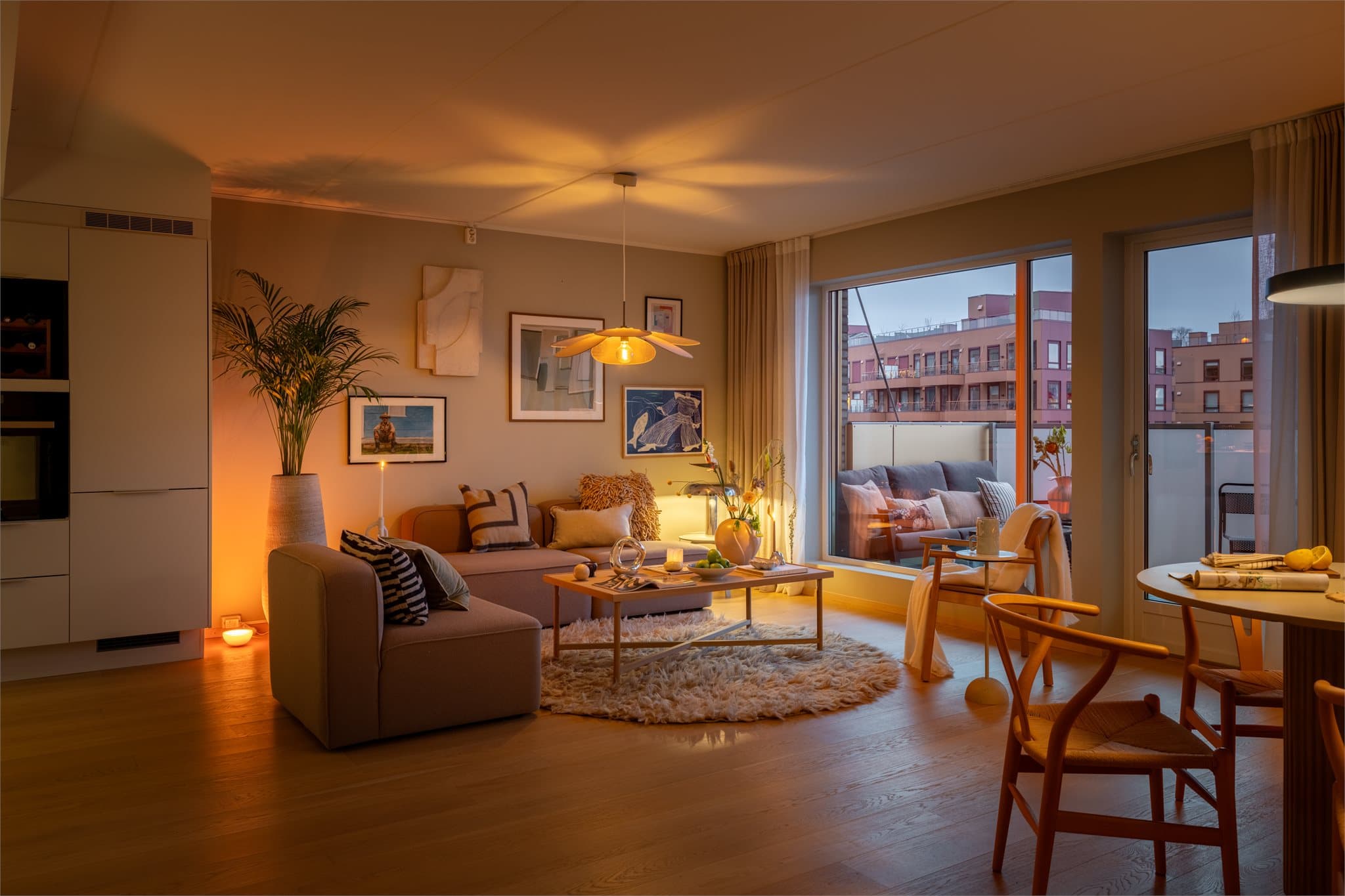 Kveldsstemning på stuen.