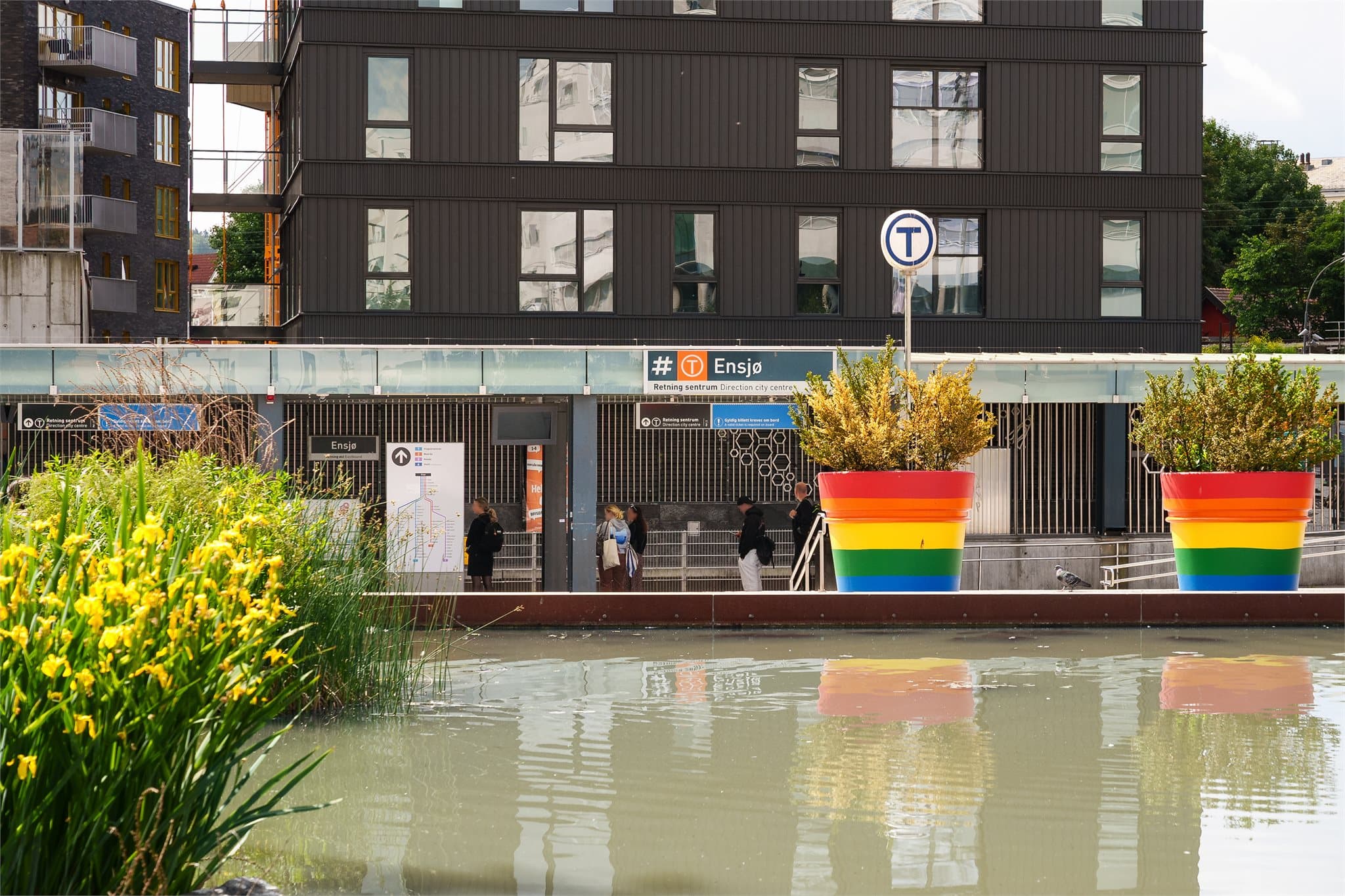 Her på Ensjø torg bor man i umiddelbar avstand til alt av fasiliteter.