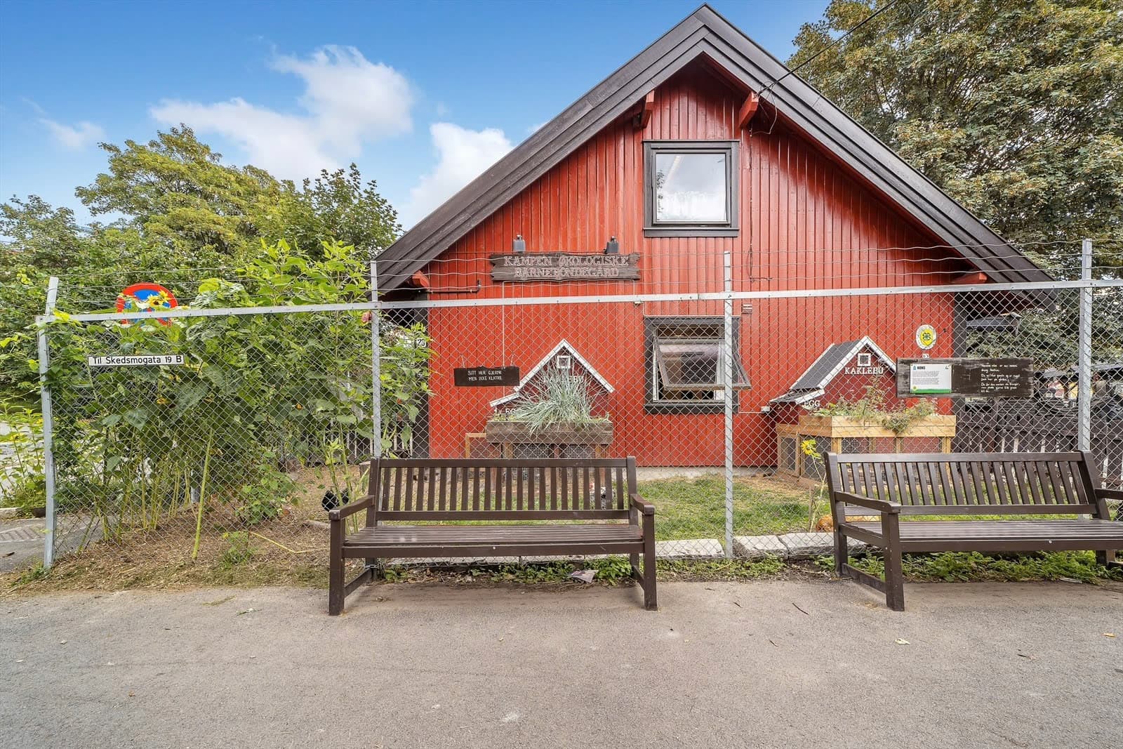 Kampen økologiske barnebondegård er nærmeste og her koser både store og små seg.