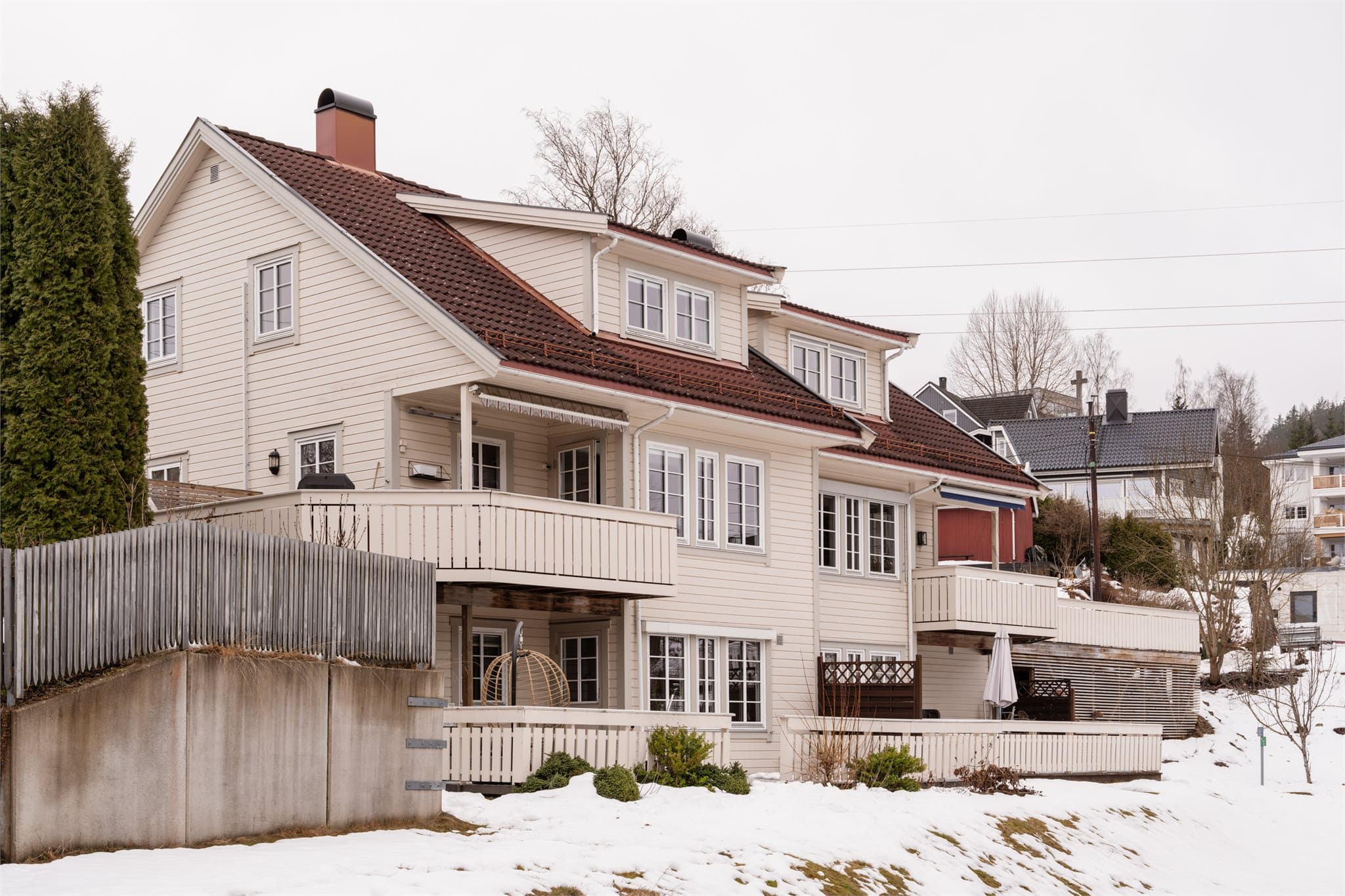 Boligen ligger i Rælingen kommune med kun 5 min unna bykjernen i Lillestrøm.
