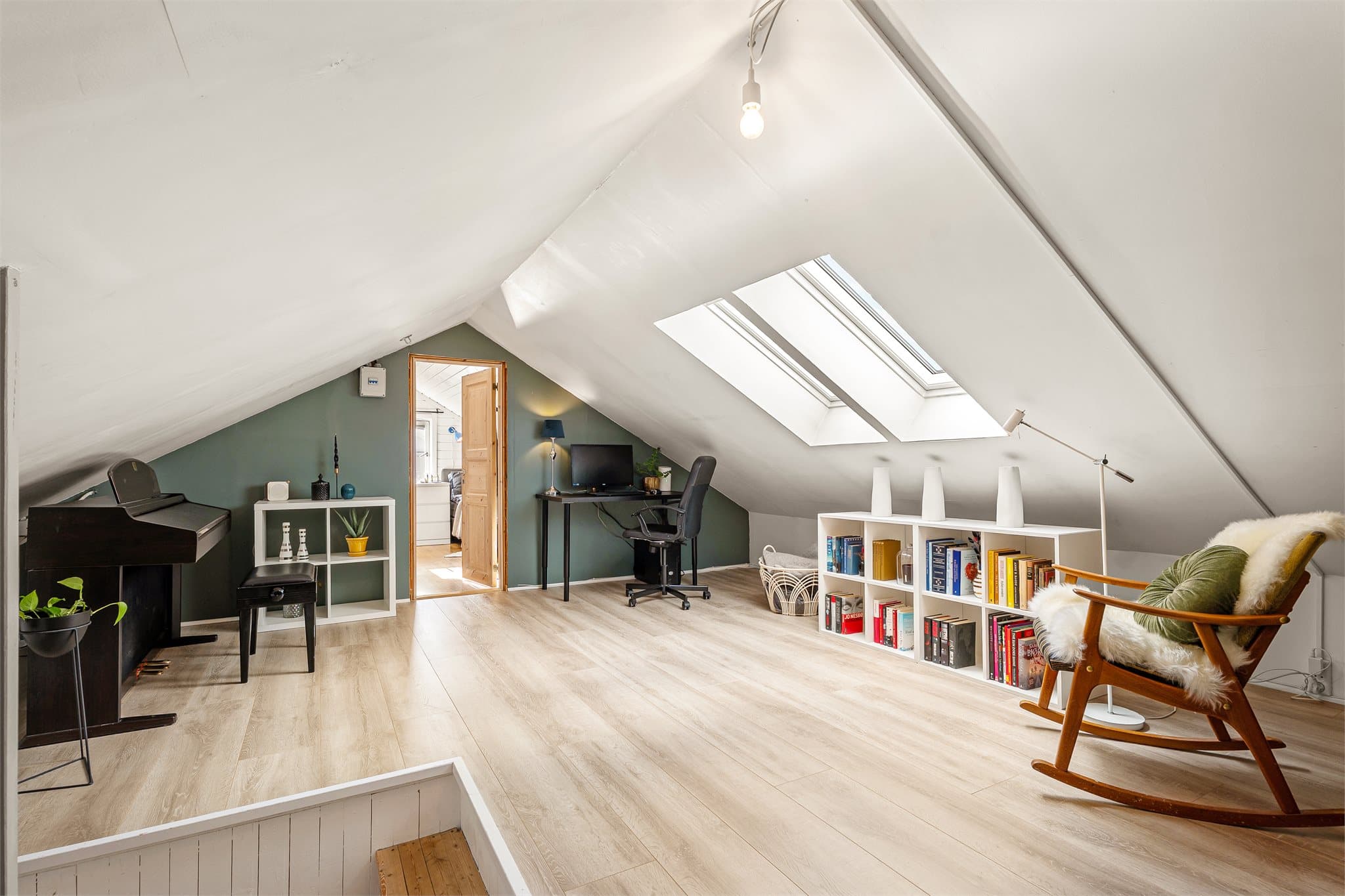 Boligen har loft, men arealet er ikke godkjent for varig opphold.