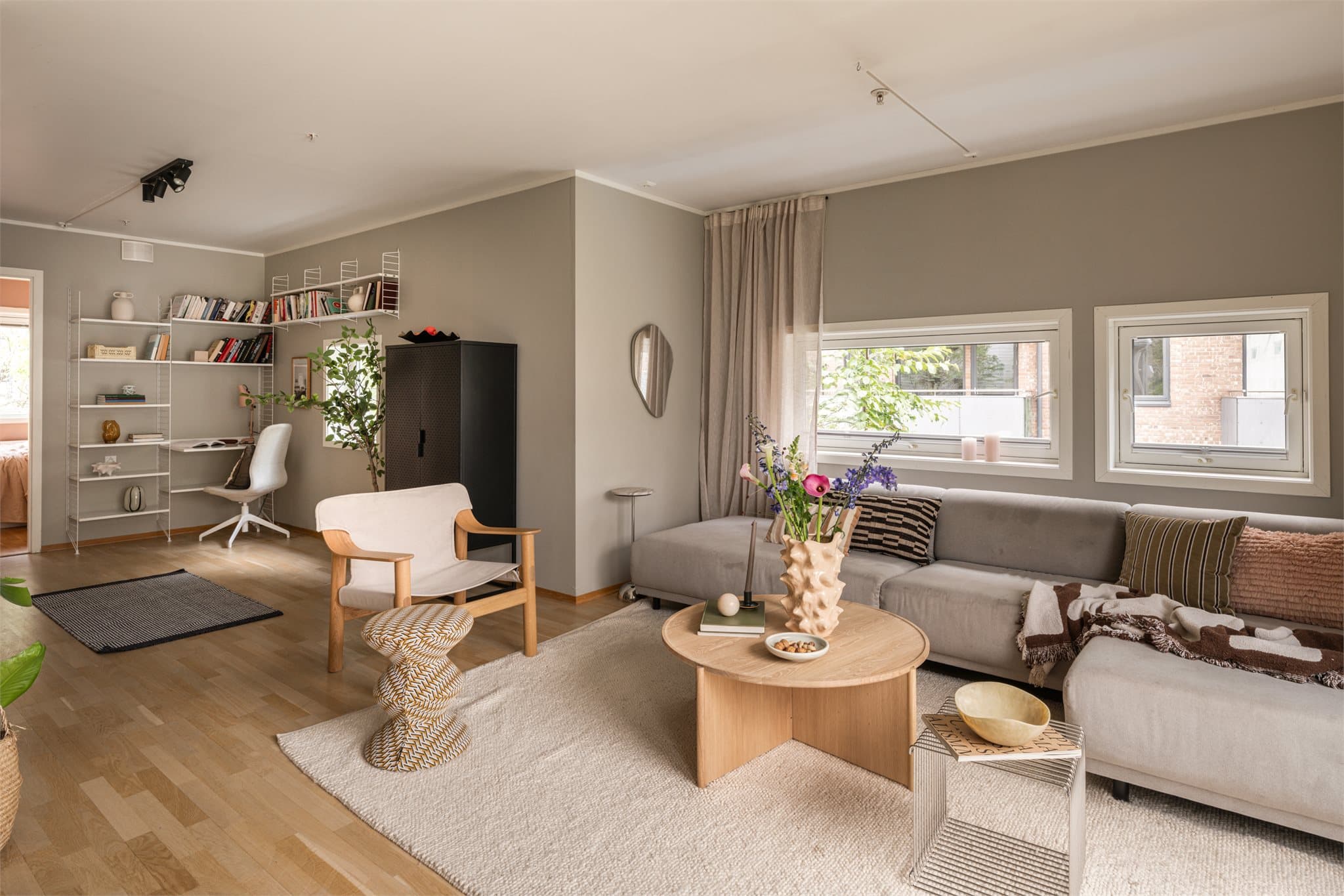 Kjekt å vite er at det er sentralstøvsuger i boligen og balansert ventilasjon.