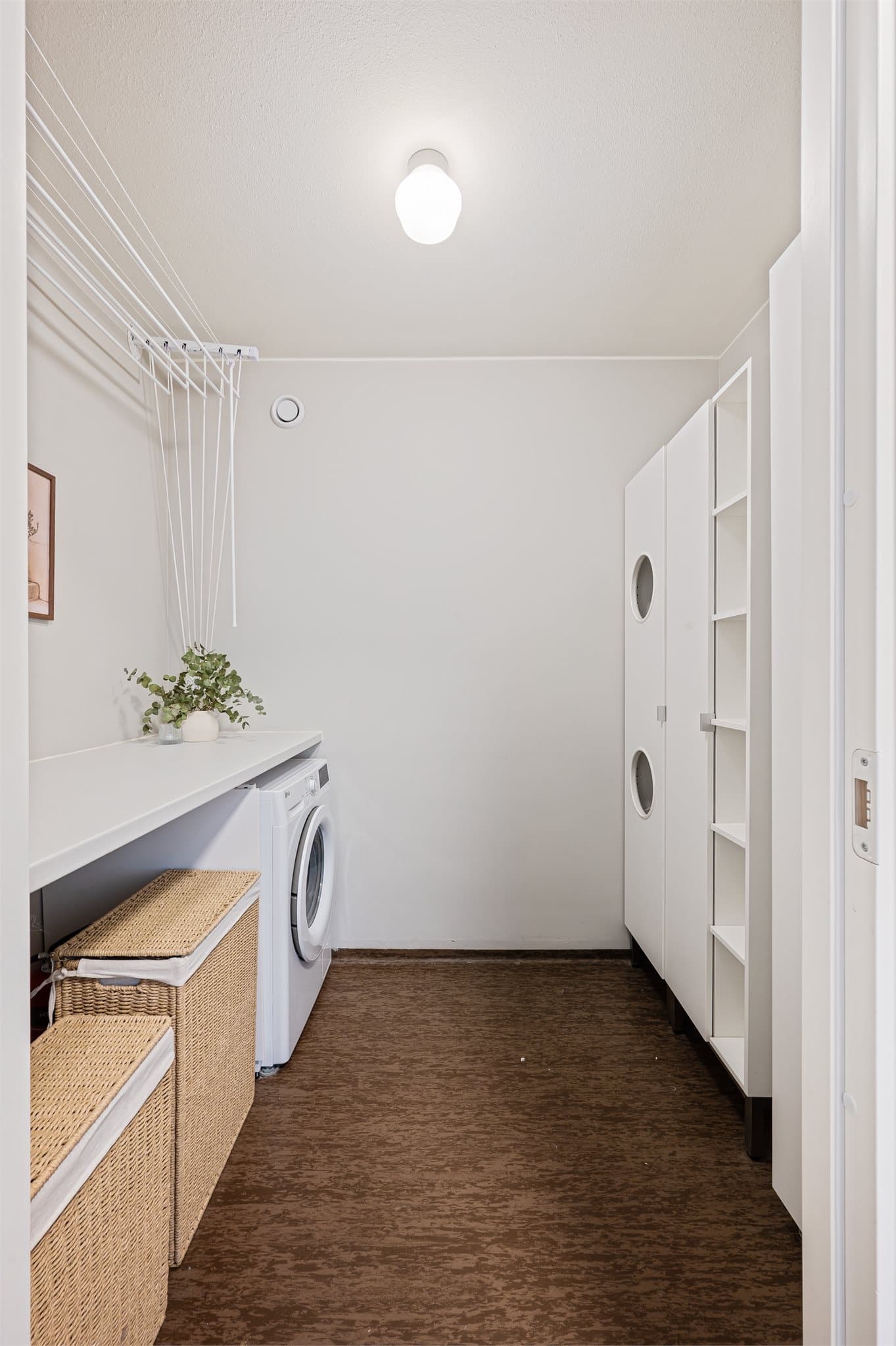 - Praktisk vaskerom som måler 3,8 m² -