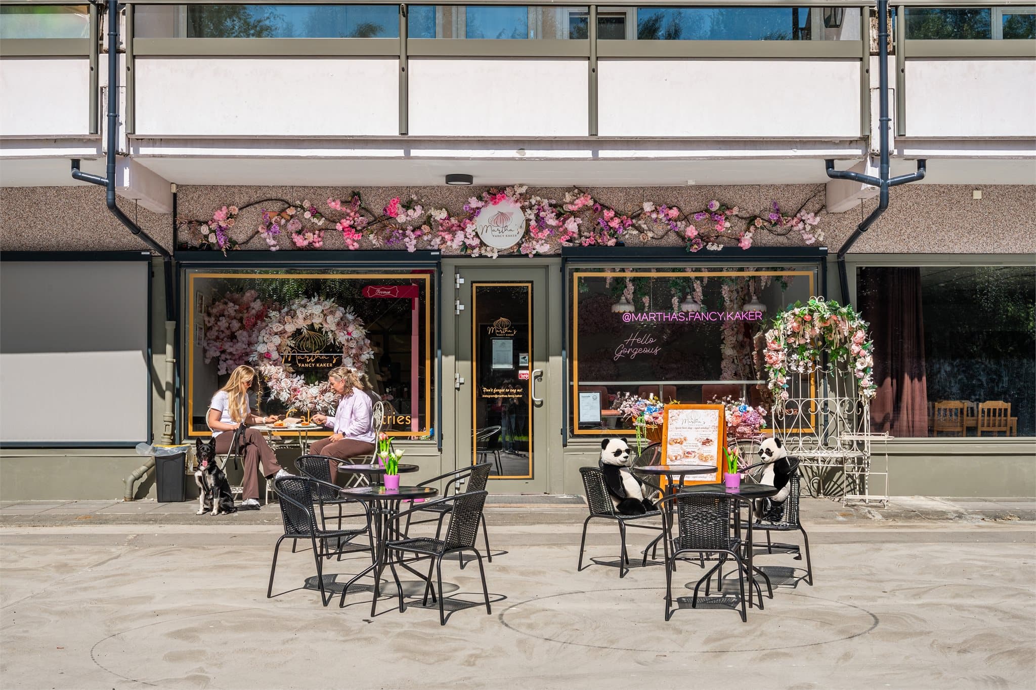 - Nyt hverdagen med Martha's Fancy i nærområdet – et hyggelig bakeri og kafé som byr på ferske bakervarer og gode smaksopplevelser -