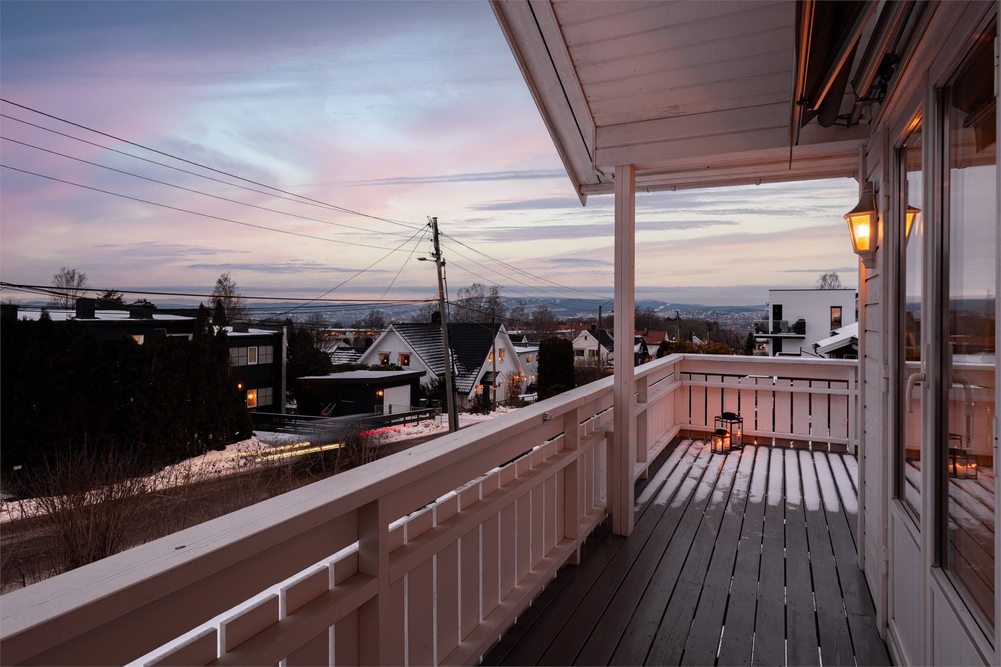 Her får dere et flott, velholdt og romslig hjem i et svært ettertraktet nabolag.