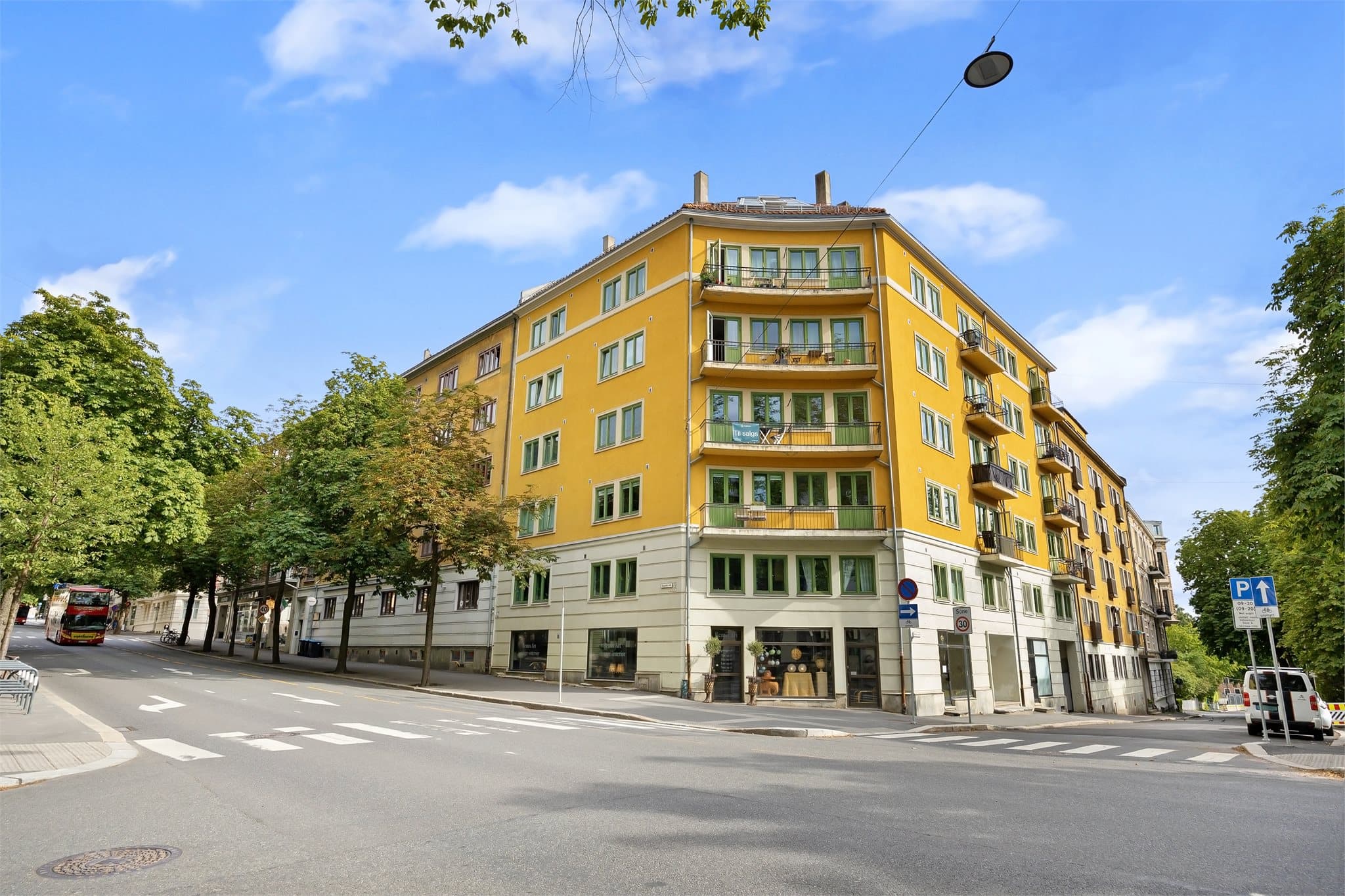 Velholdt bygård fra 1931, sentralt beliggende på Frogner.