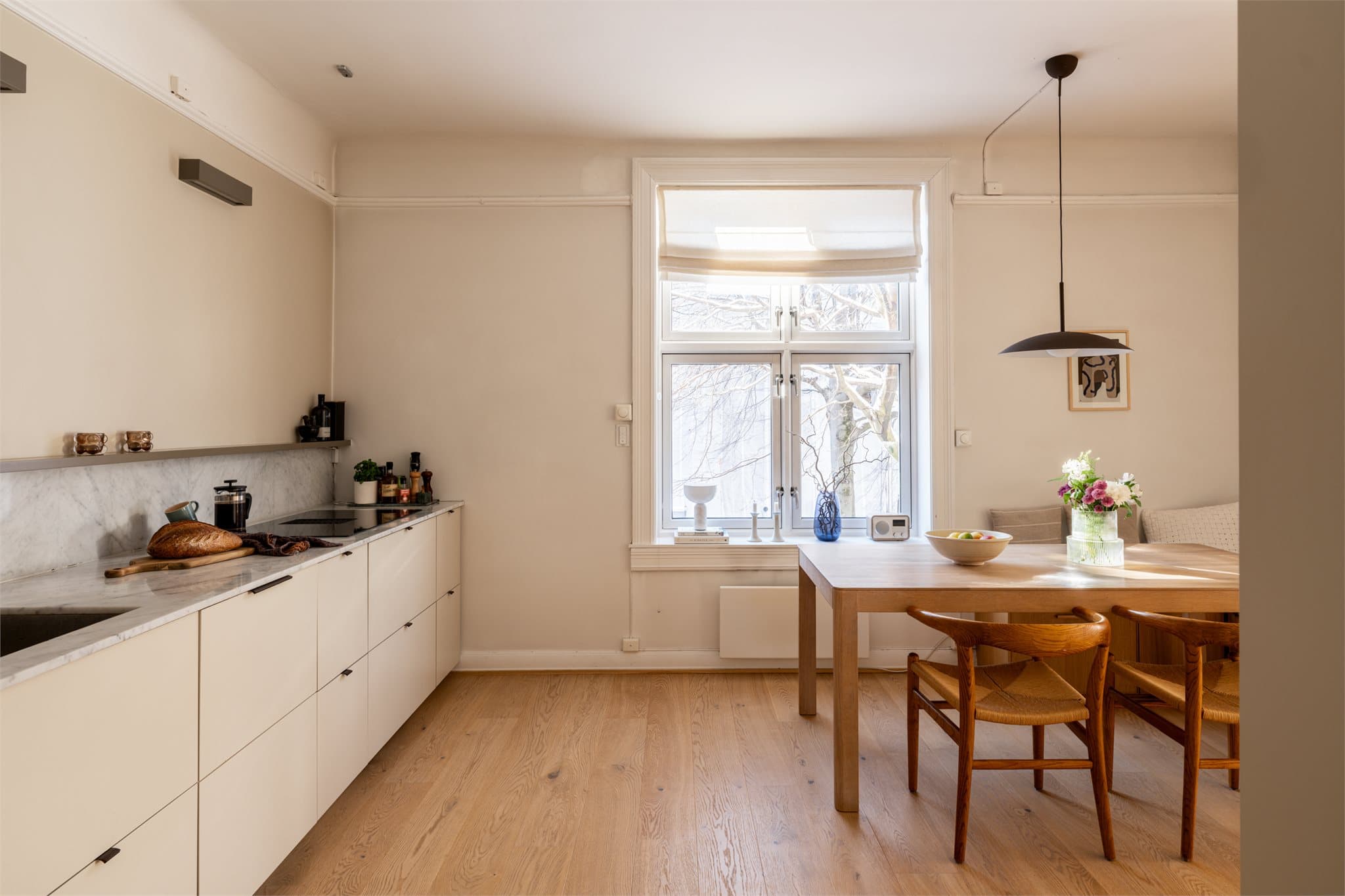 Fin utsikt fra kjøkkenet.