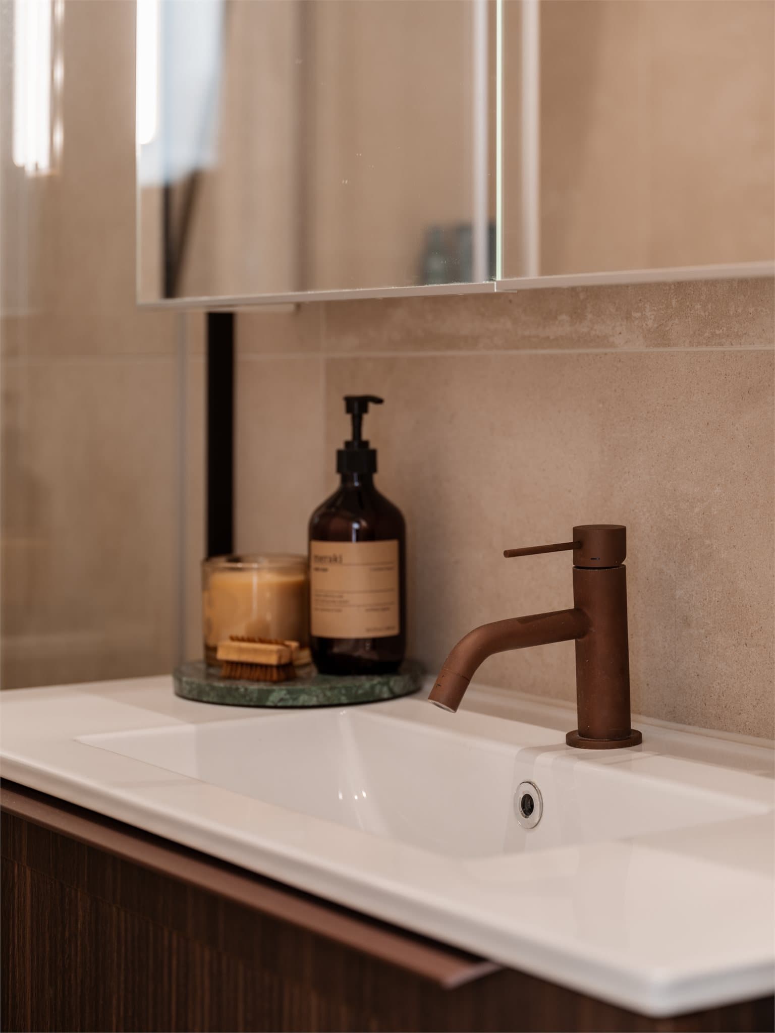 Lekre detaljer og godt med oppbevaringsplass.