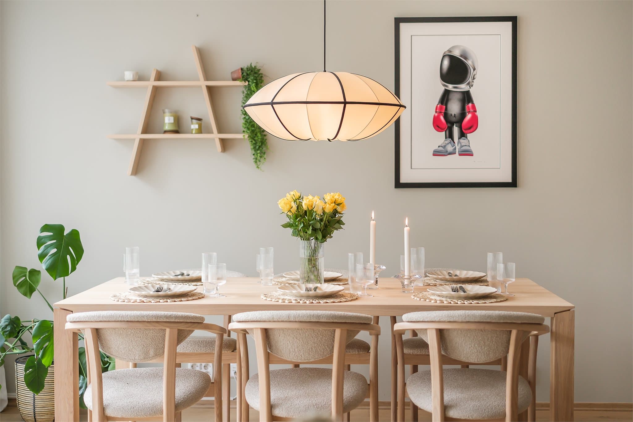 Her ligger alt til rette for å invitere til hyggelige sammenkomster med familie og venner.