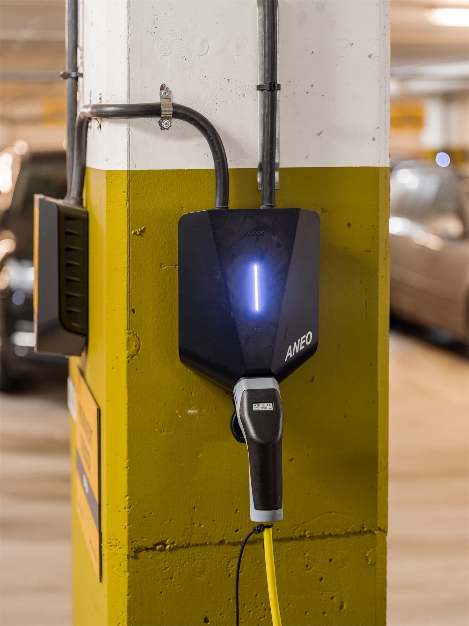 Det er montert lader for elbil på plassen - klar til bruk!