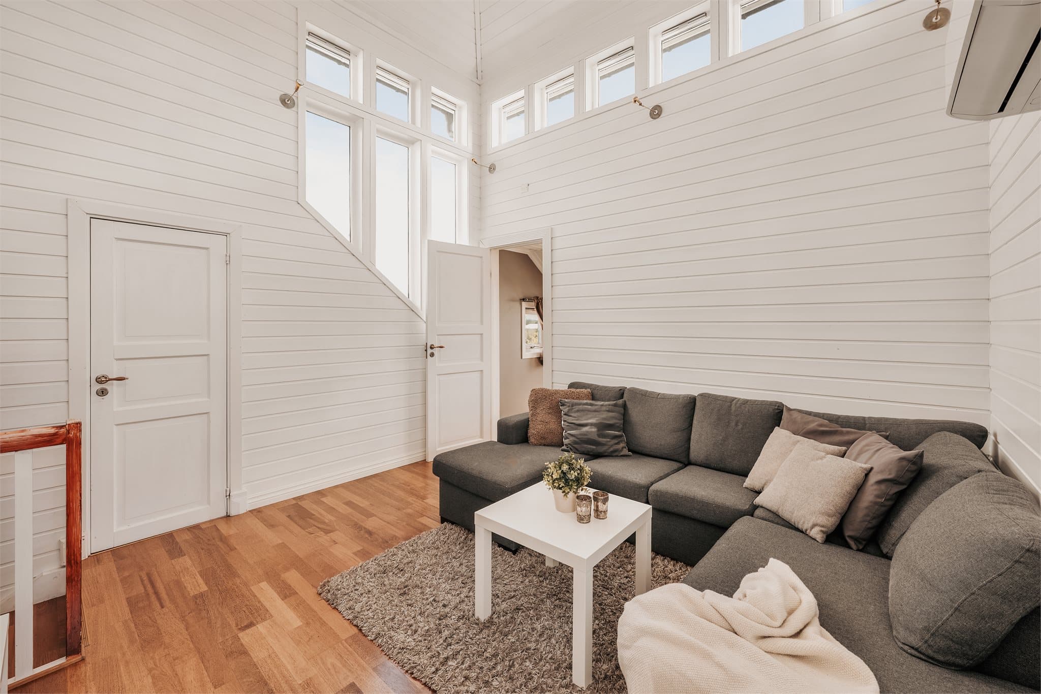 Loftstuen har takhøyde på ca. 4,70m.