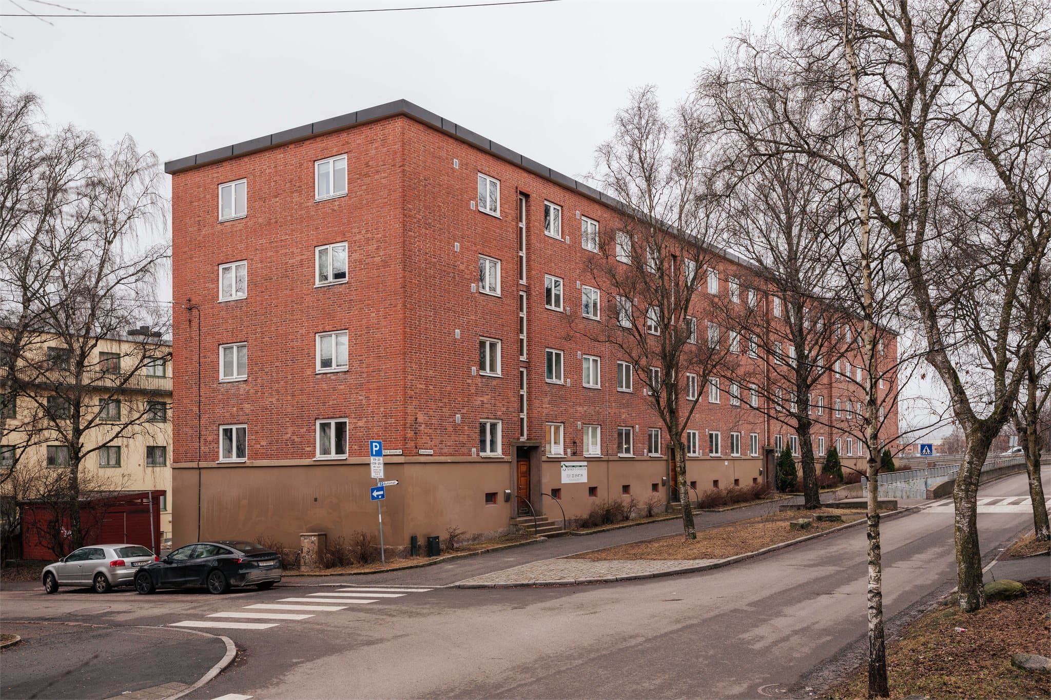 Med en attraktiv beliggenhet på Sinsen bor du i et veletablert og sentralt område som kombinerer rolige omgivelser med kort vei til alt du trenger i hverdagen.