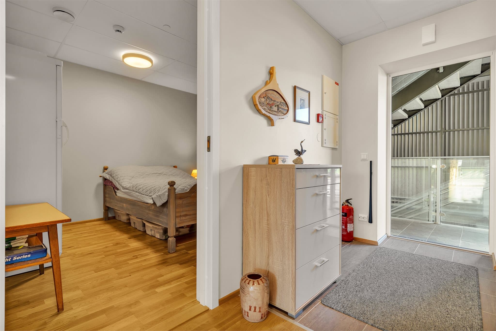 Gangen gir enkel adkomst til begge soverommene og badet.