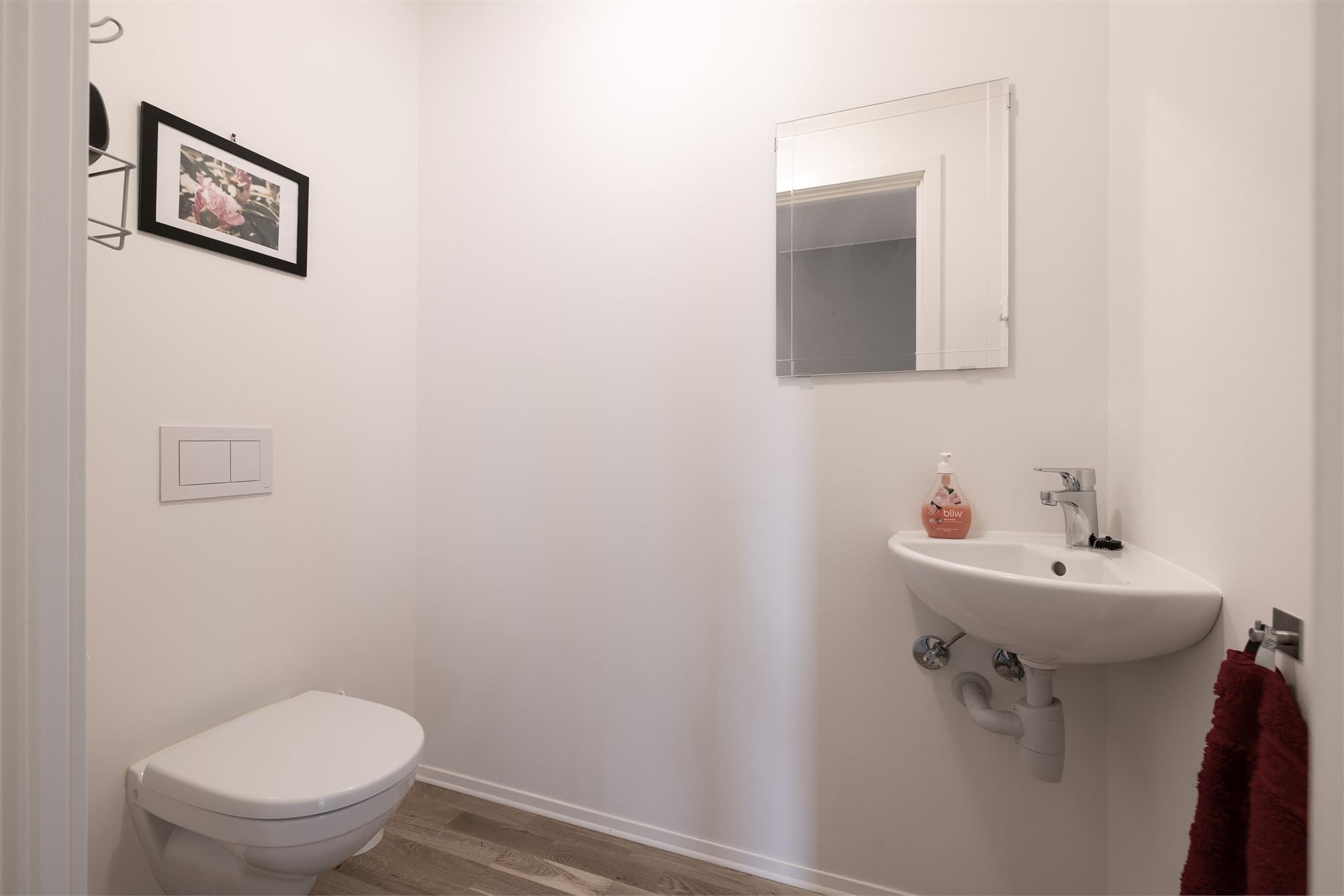 Separat toalettrom på 1,8 m²