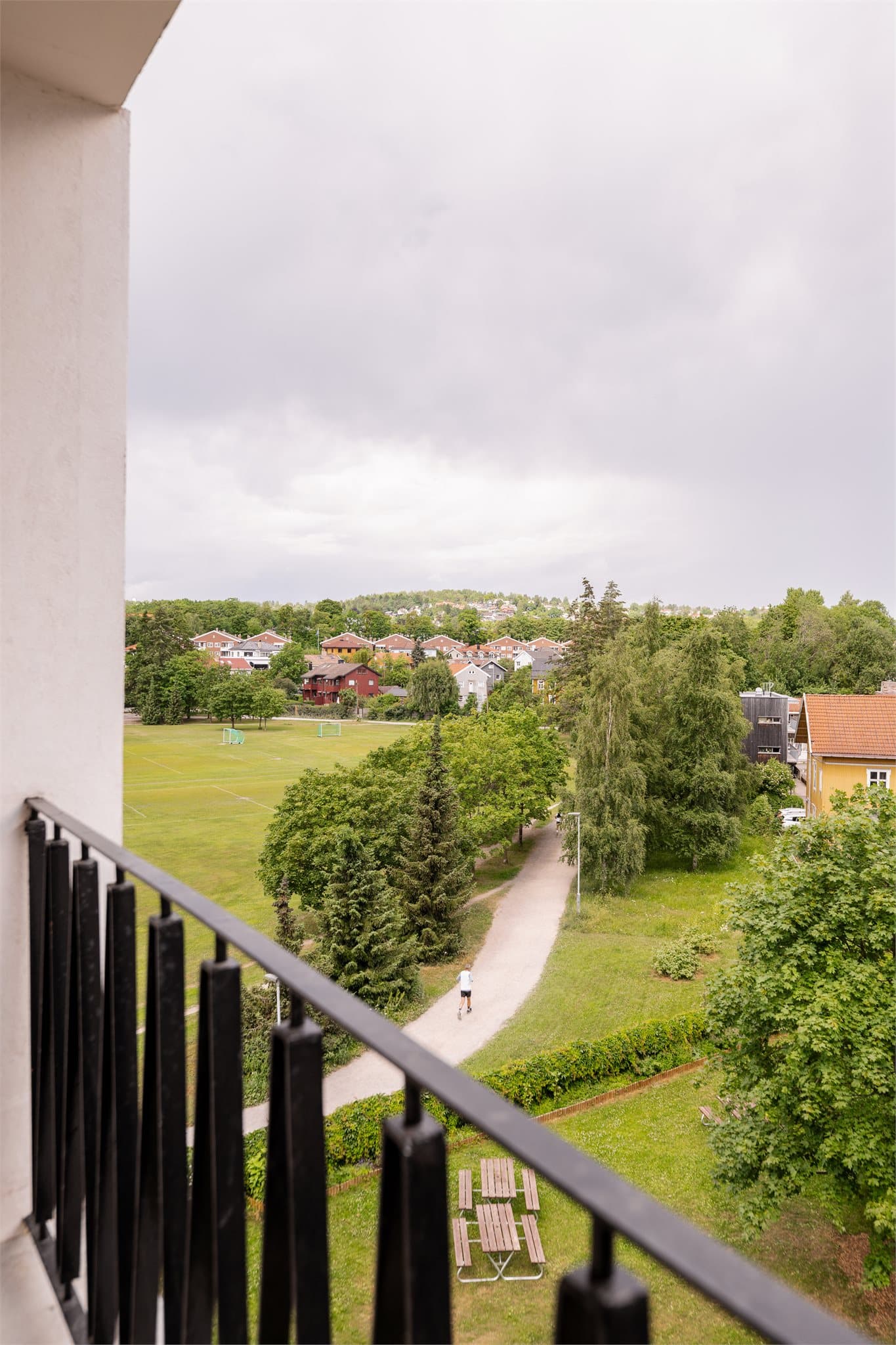 Nydelig utsikt fra felles balkongen på motsatt side.