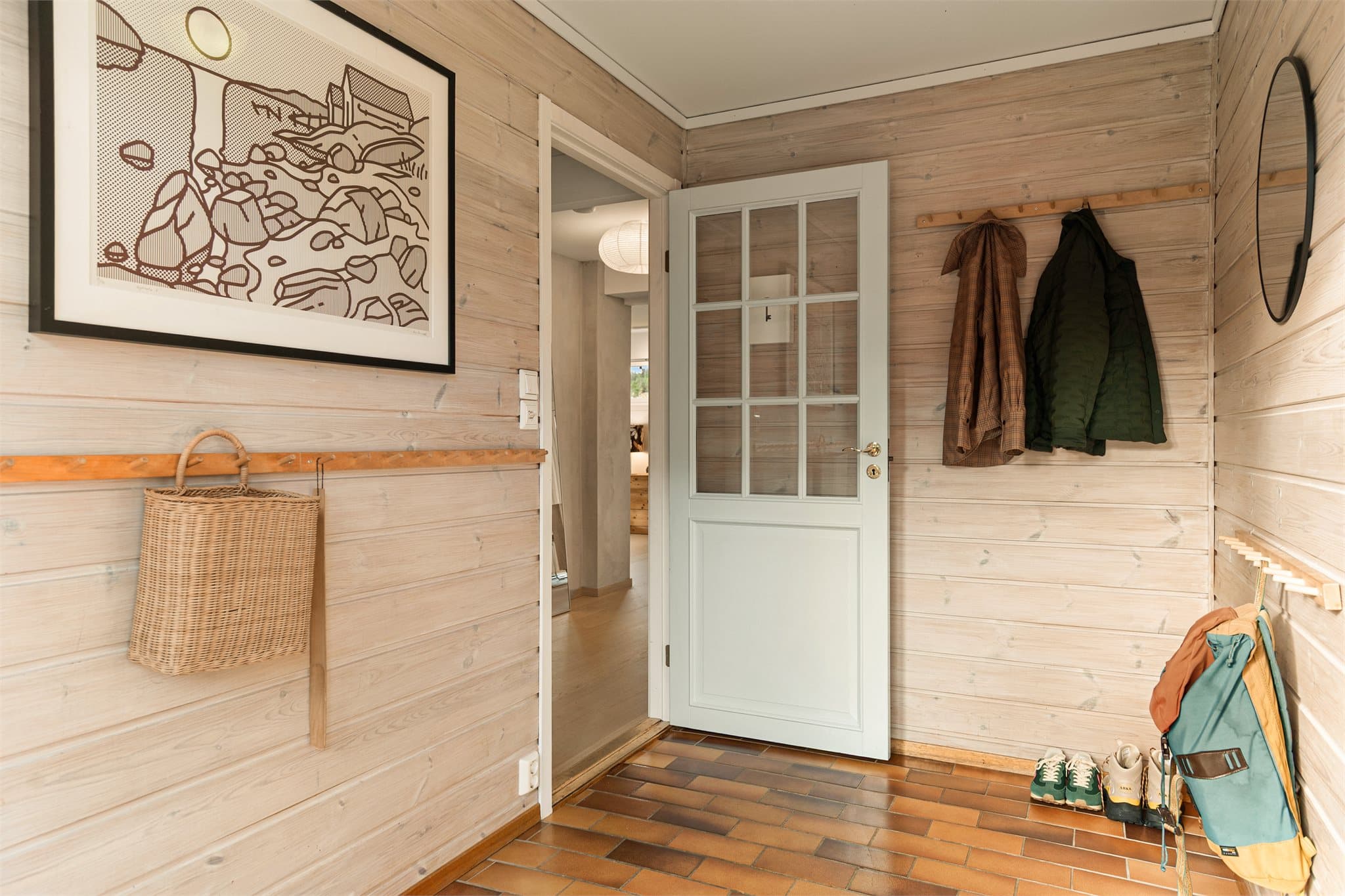 - Entré måler 5 m² -
