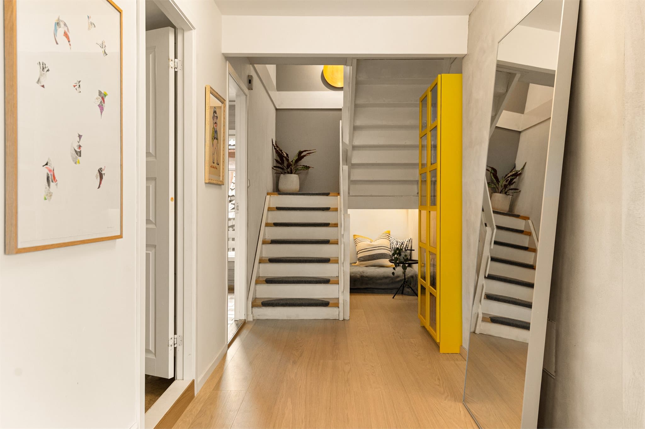 - Vi beveger oss opp i boligens 2. etasje -