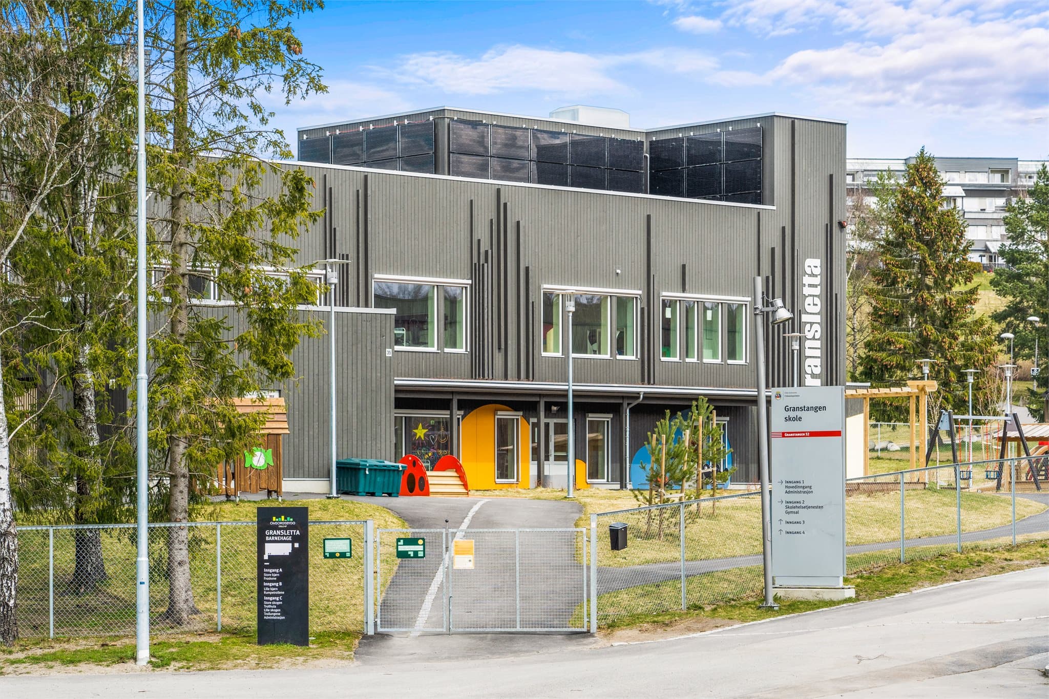 Flere barnehager og skoler i gangavstand.