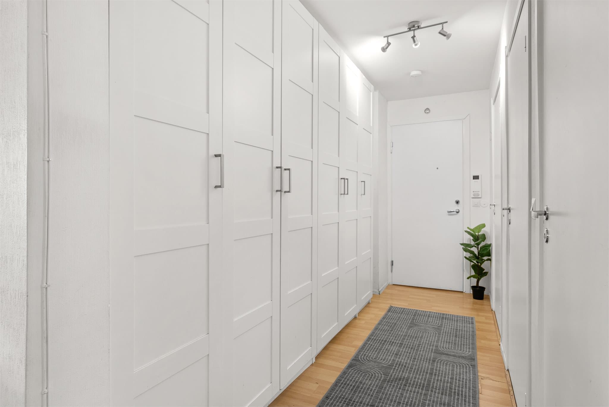 Entrè/gangen har meget med lagringsplass