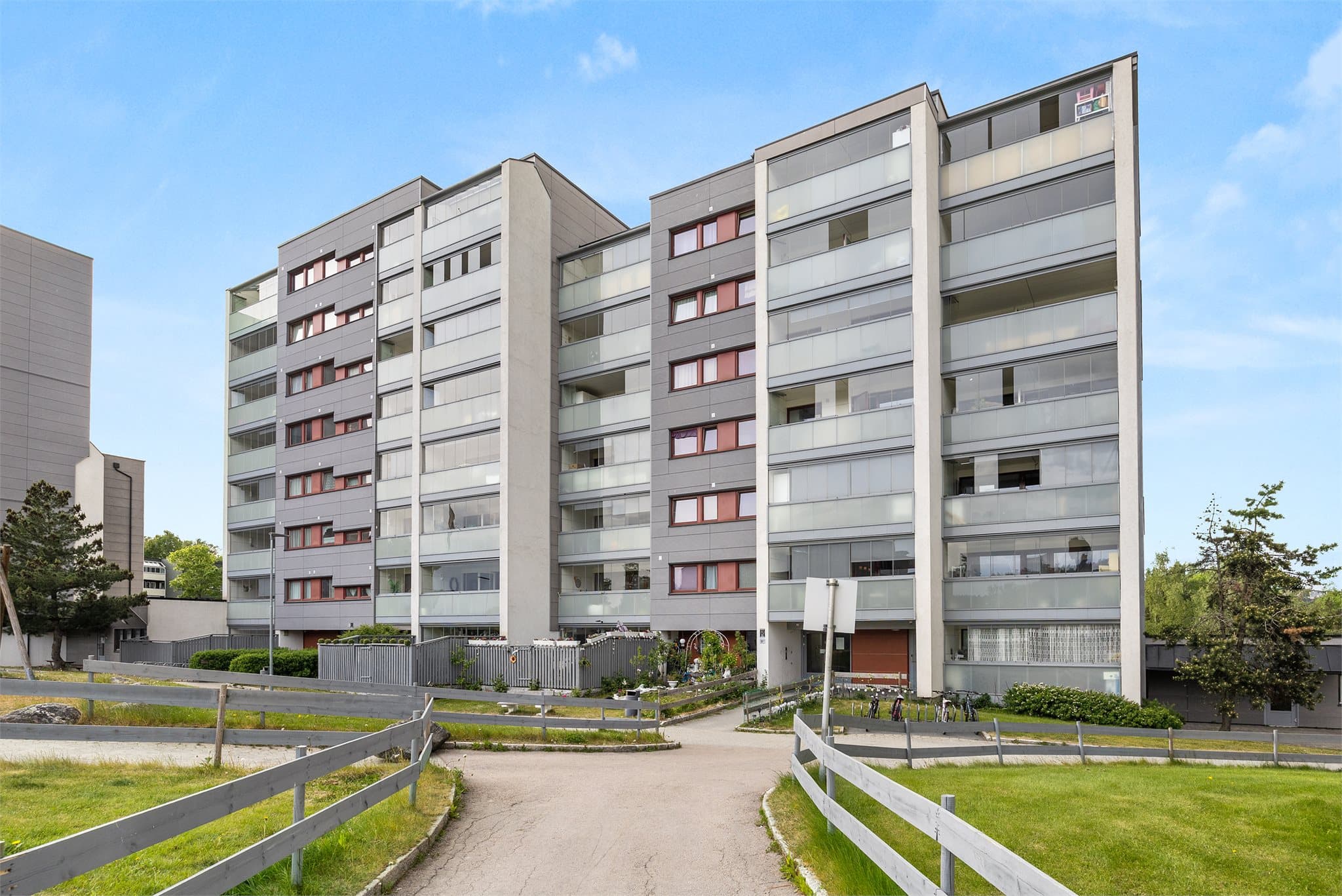 Jerikoveien 91B ligger i et stille og veletablert boligområde i bydel Alna, nordøst for Oslo sentrum.