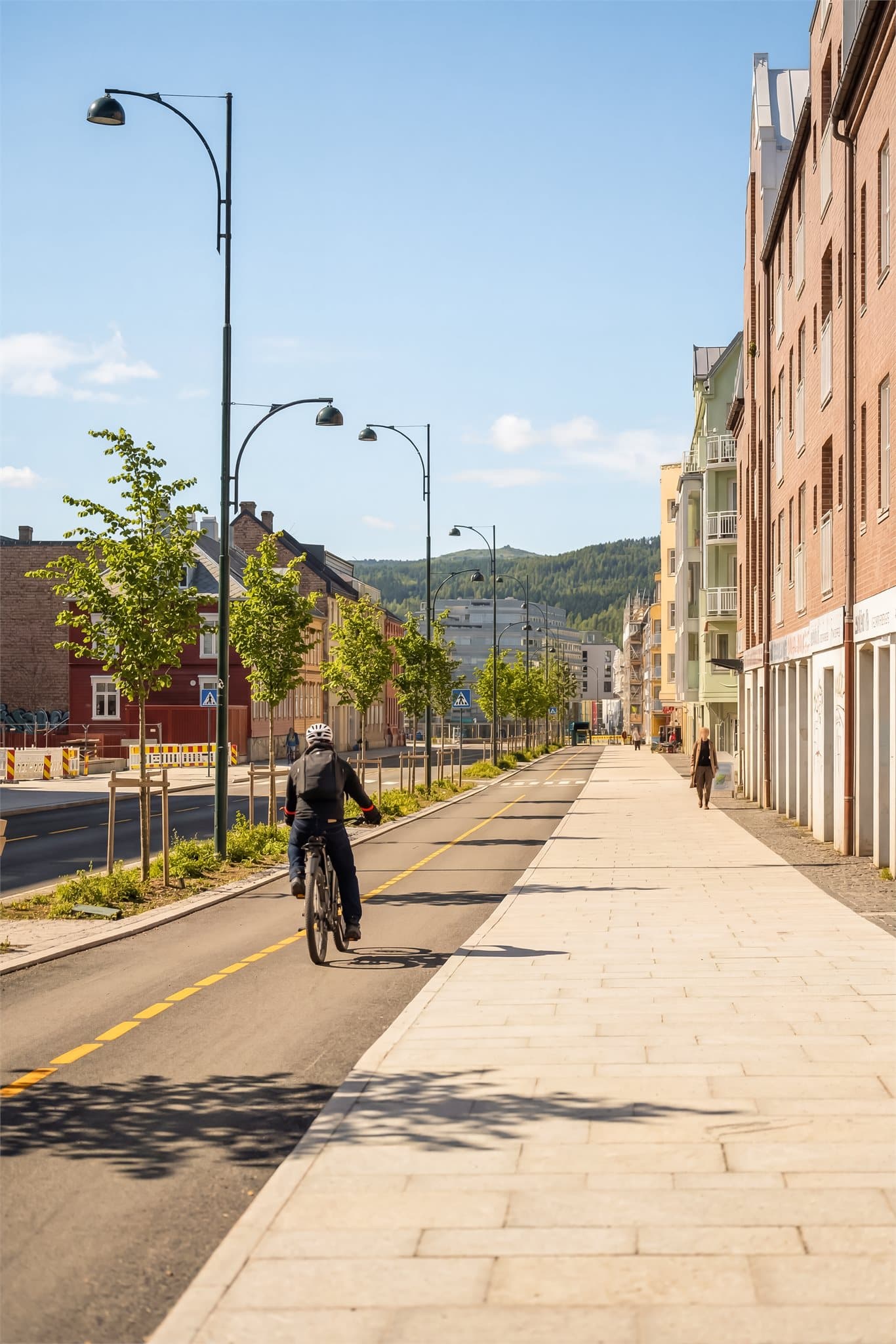 Miljøpakken bygger om Innherredsveien til miljøgate mellom rundkjøringa ved Solsiden og Saxenborg allé. Miljøgata blir en effektiv kollektivåre godt tilrettelagt også for gående og syklende, gateliv og handelsvirksomhet.