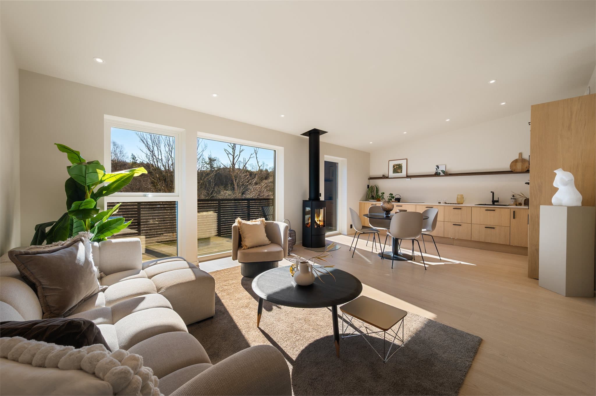 - Emera Eiendomsmegling v/Erlend Stokmo har gleden av å presentere Hauglandshella 22A -