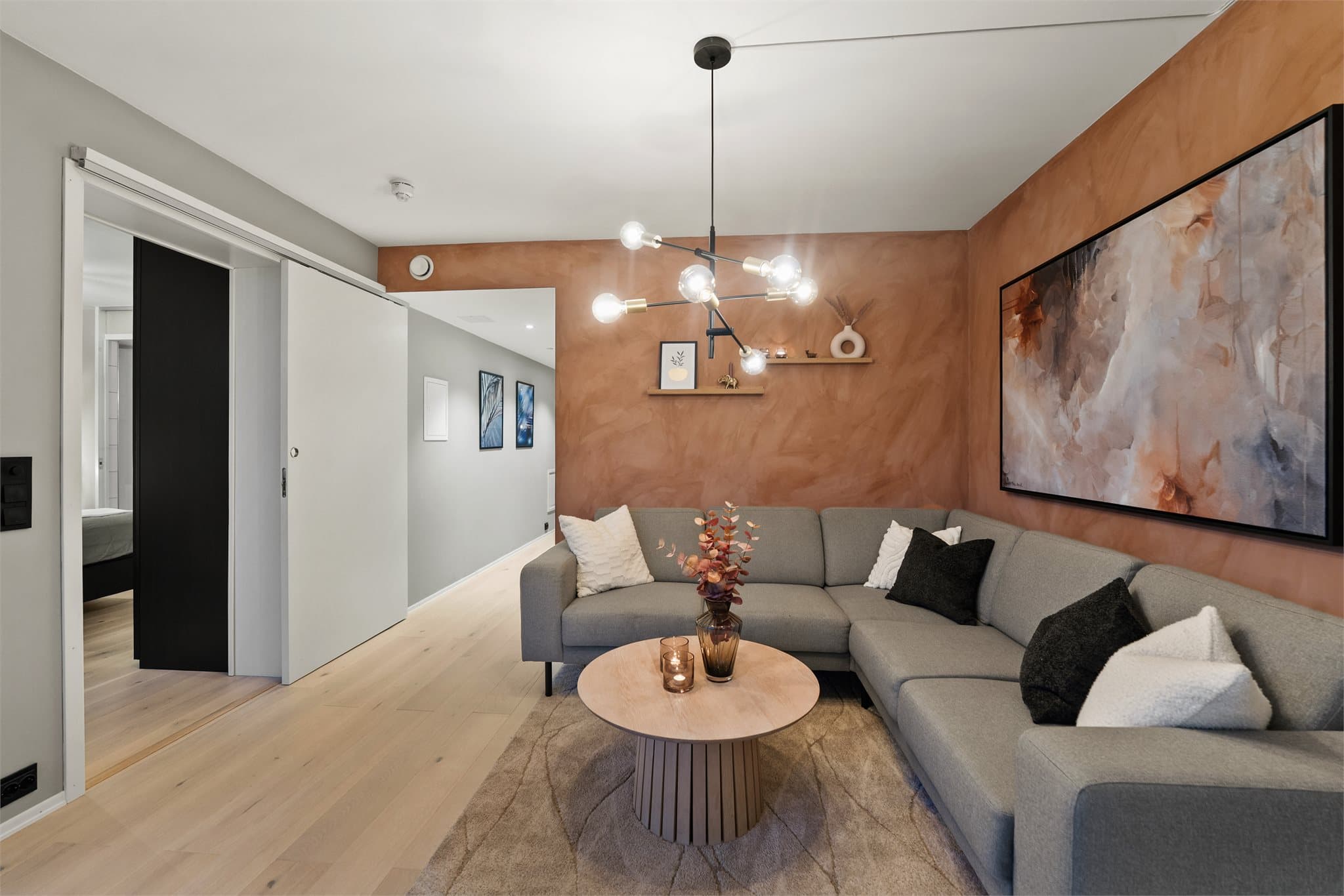 Dette er en lekker 3-roms selveierleilighet med trappefri adkomst og heis til garasjen.