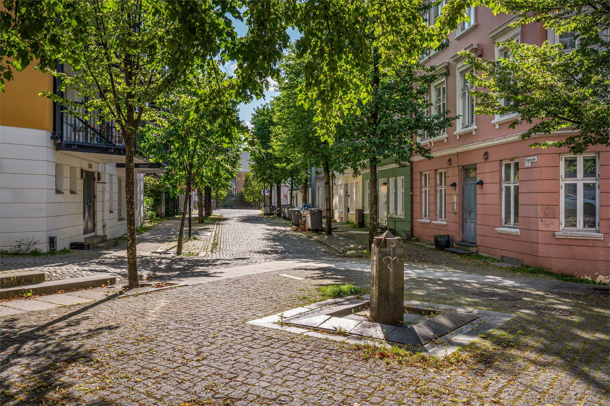 - Her bosetter du deg i et historisk og hyggelig område med kort gangavstand til alt du har behov for i hverdagen -