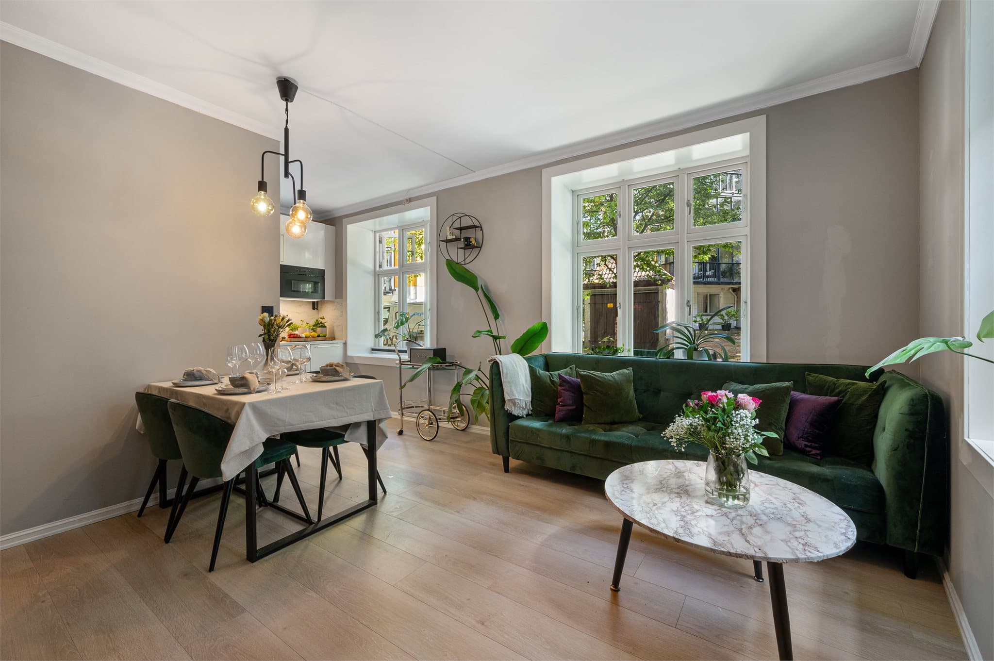 - Leiligheten har et BRA-i på 38 m² og inneholder entré, stue, kjøkken, soverom og bad -