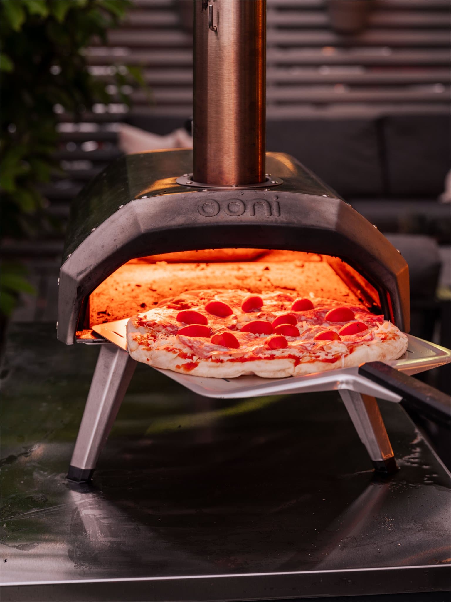 Pizza rett fra ovnen på en lun sommerkveld – en perfekt avslutning på dagen.