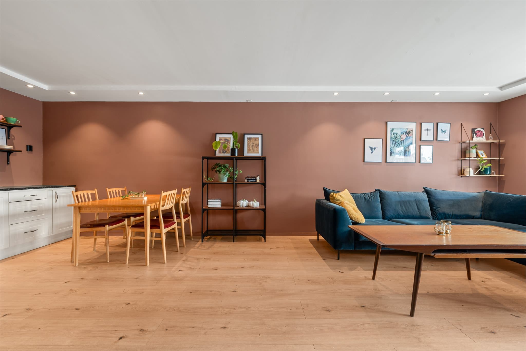 Allrommet byr på flere møbleringsmuligheter.