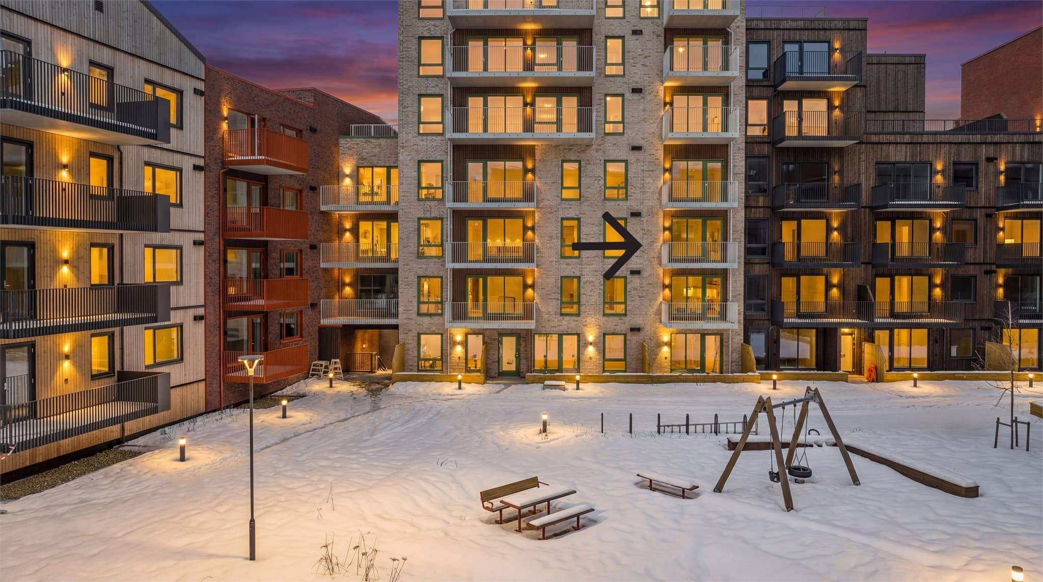 Stor 3-roms leilighet under oppføring med balkong mot begge sider