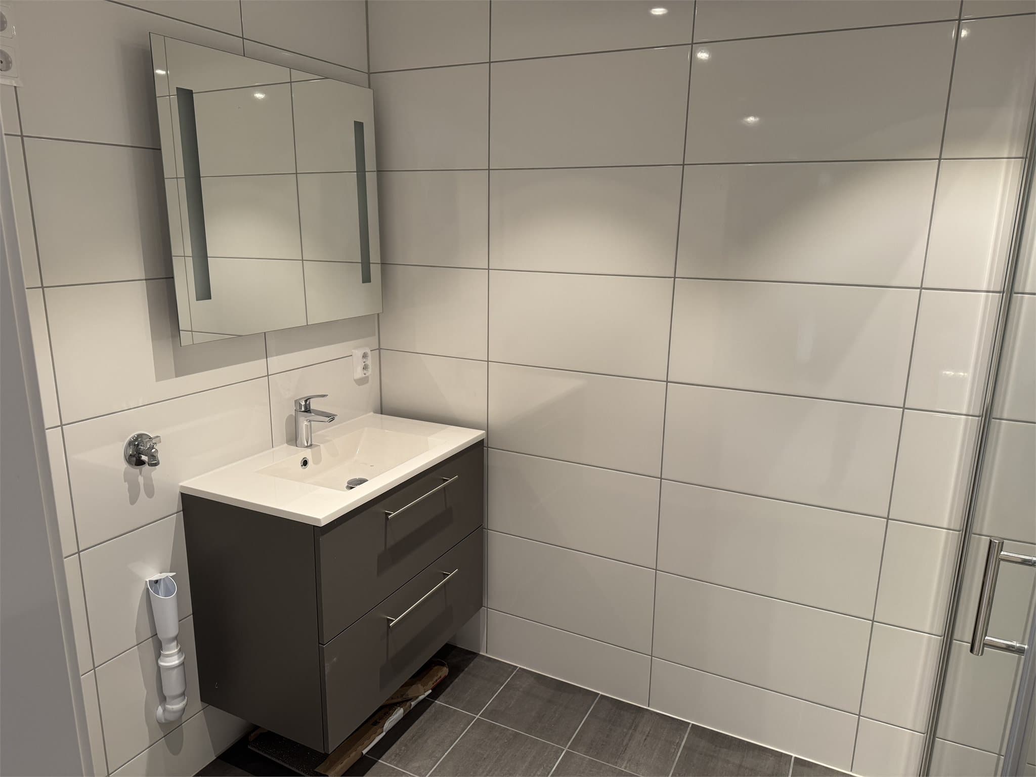 Bad med downlights i himling