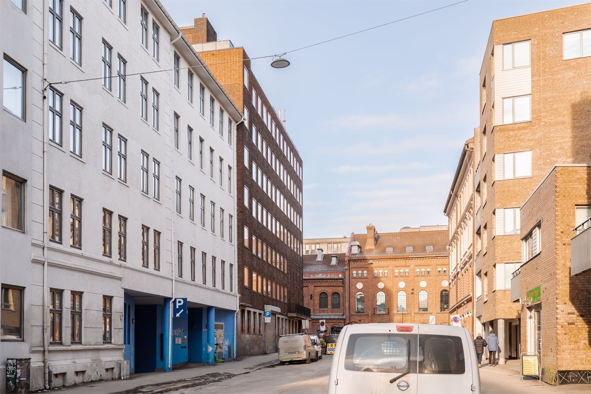 Hverdagslogistikken er enkel med Coop Extra og Rema 1000 innen et par minutters gange.