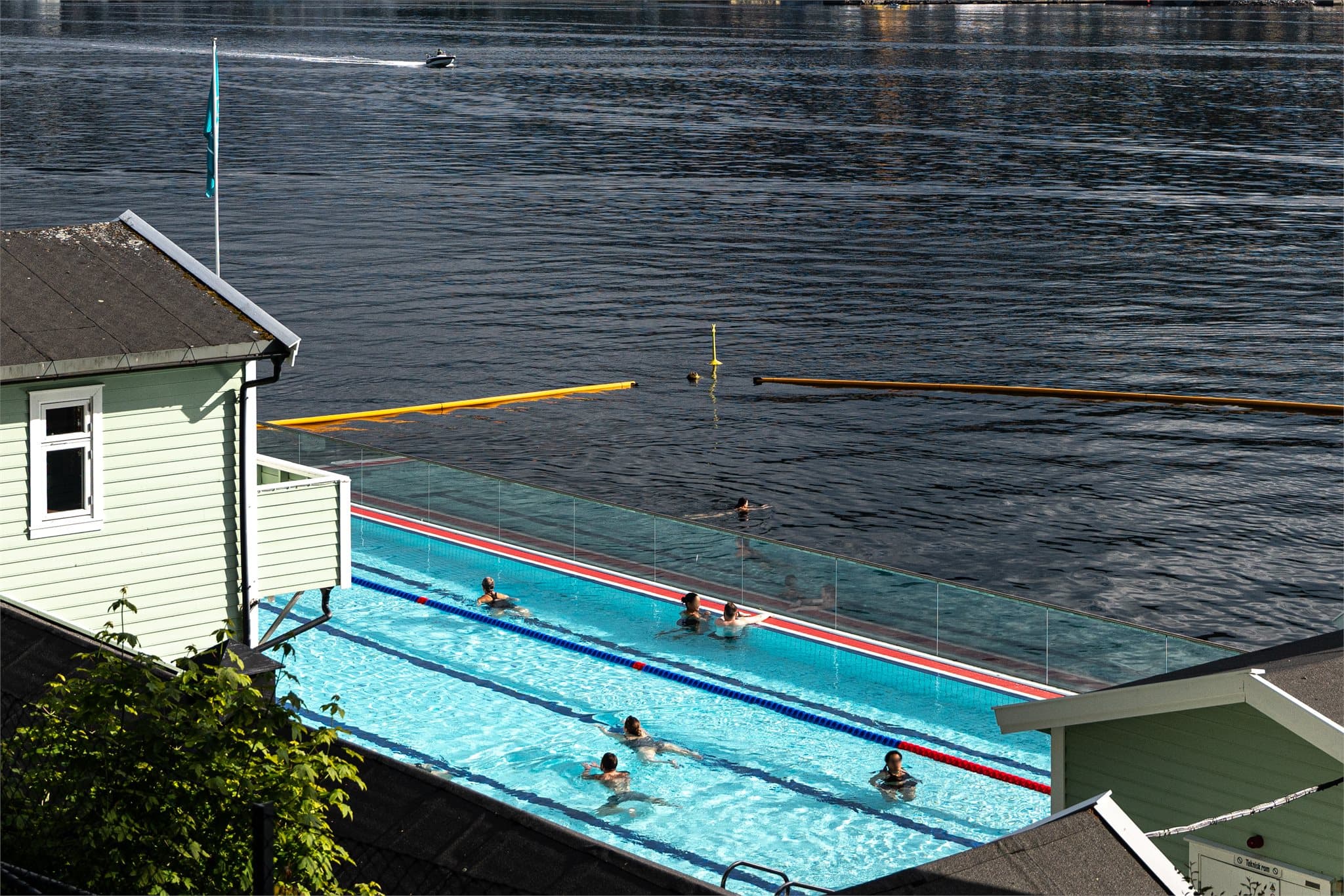 - Nyt en dukkert i Nordnes sjøbad -