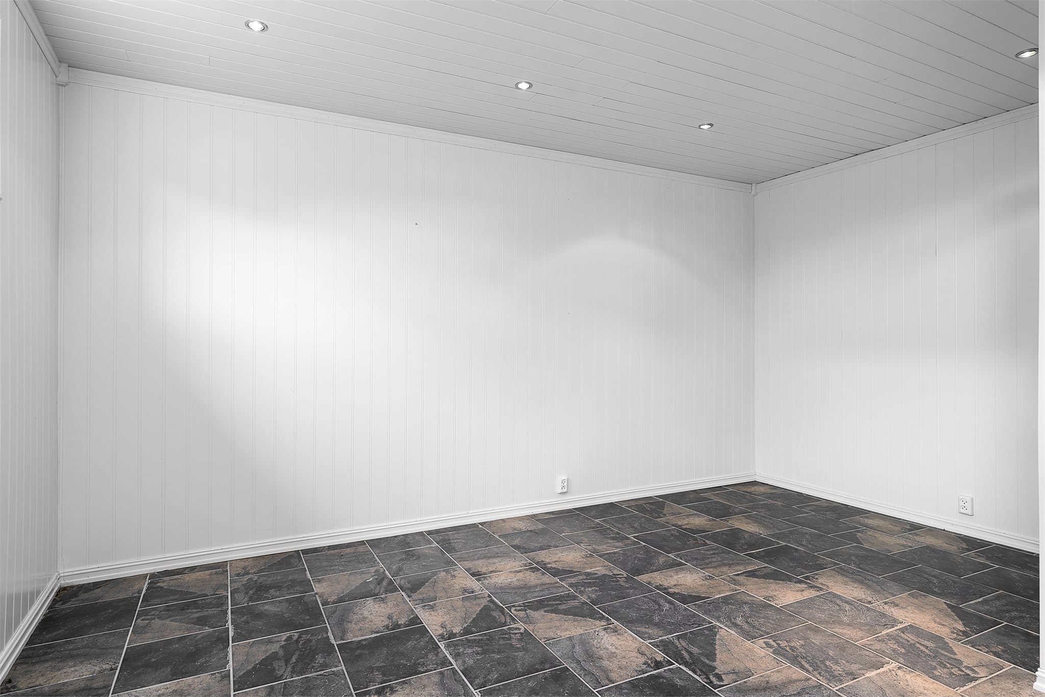 Her er det god plass til sofa, tv og annet møblement etter eget ønske